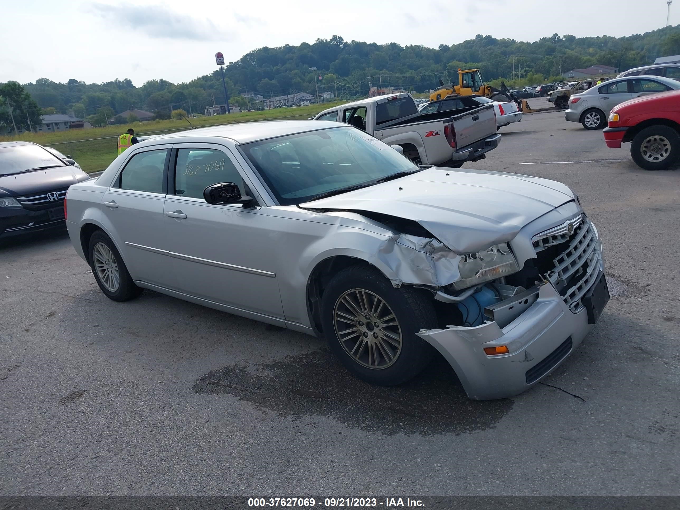 CHRYSLER 300 2008 2c3la43r28h187961