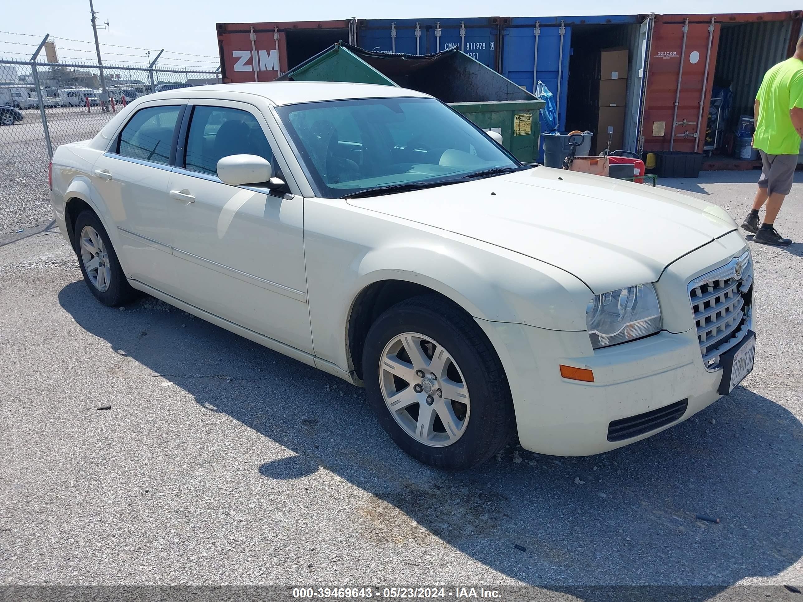 CHRYSLER 300 2007 2c3la43r57h825392