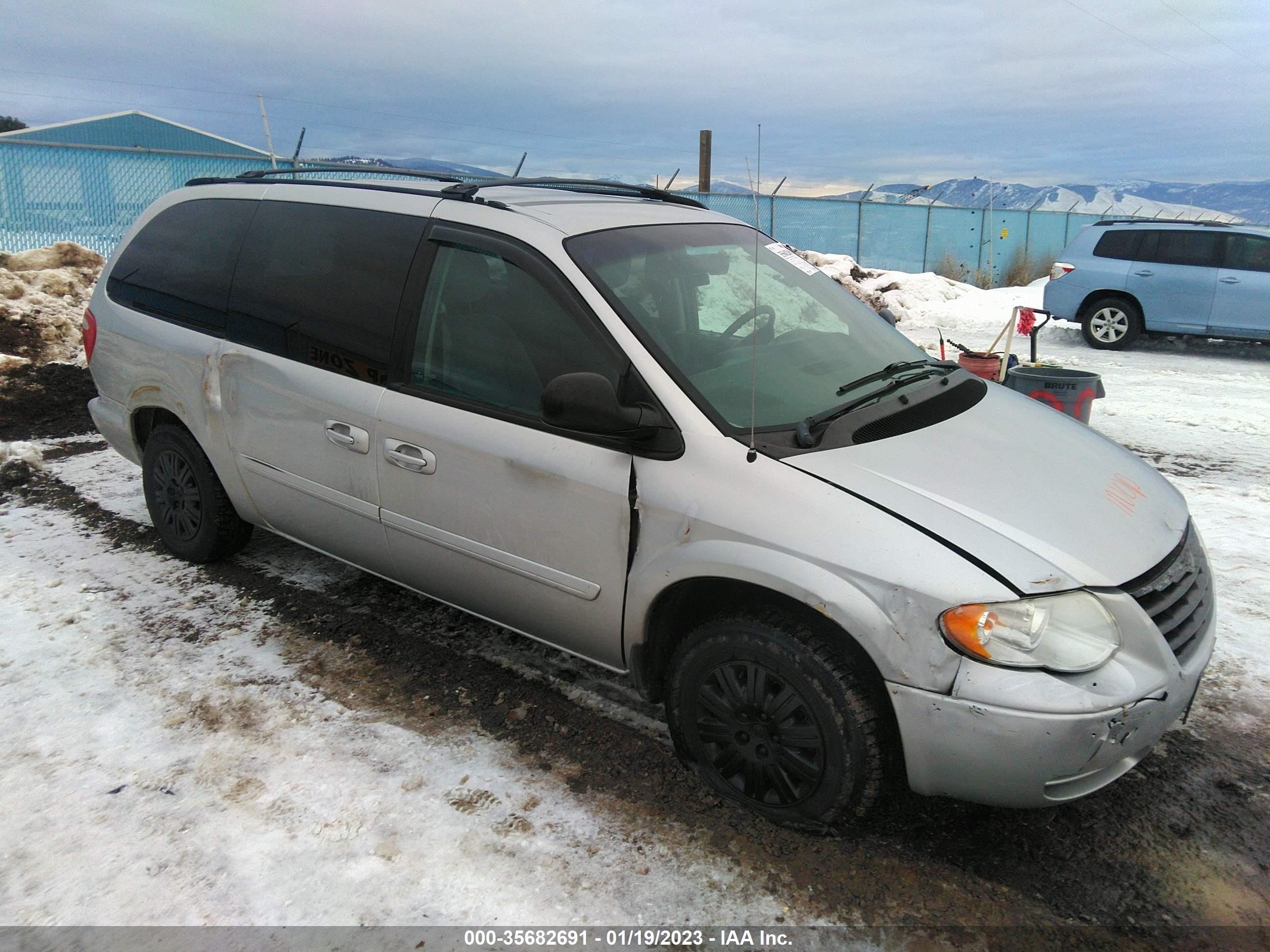 CHRYSLER TOWN & COUNTRY 2005 2c4gp44r35r525920