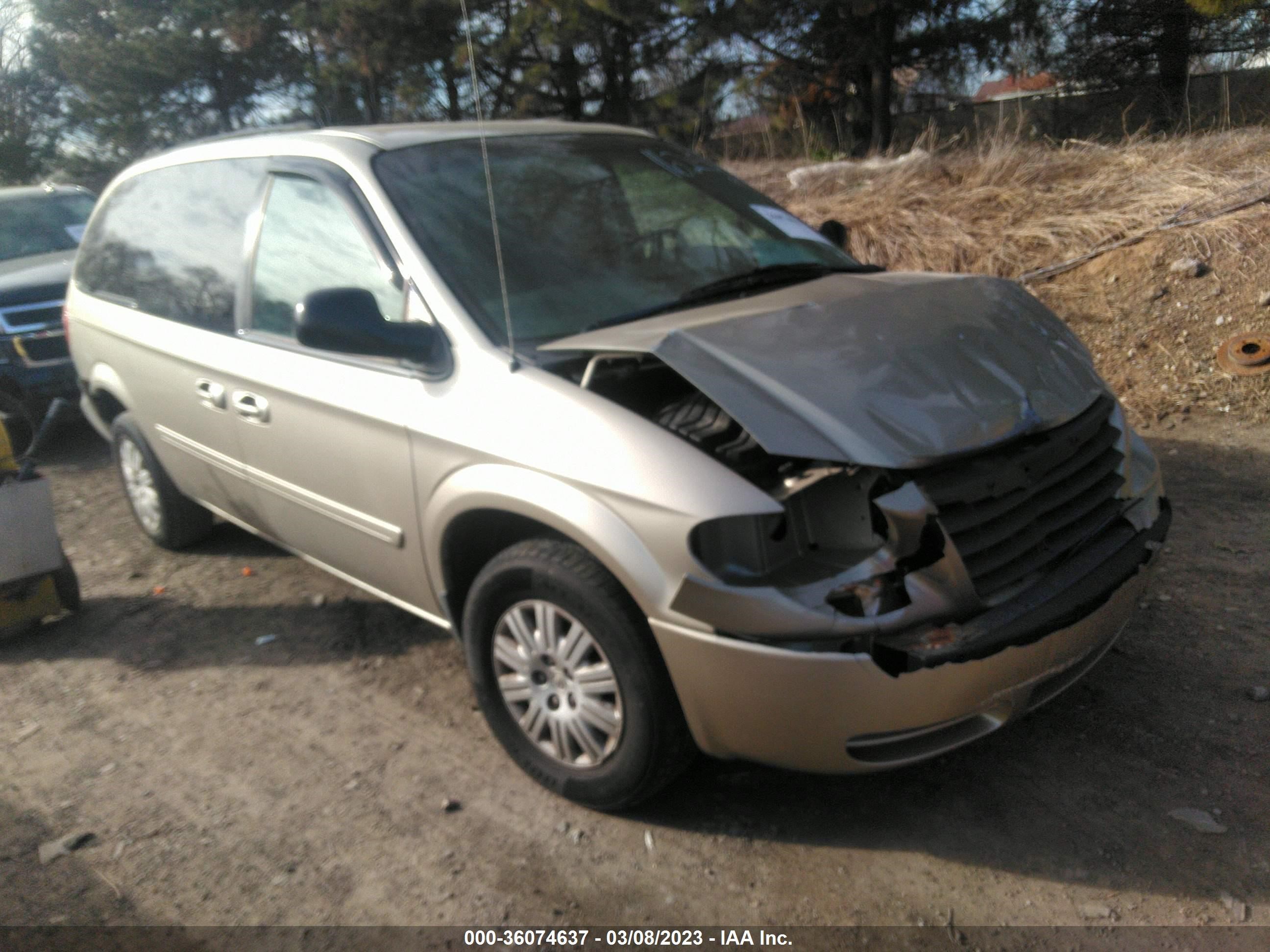 CHRYSLER TOWN & COUNTRY 2005 2c4gp44r85r121625