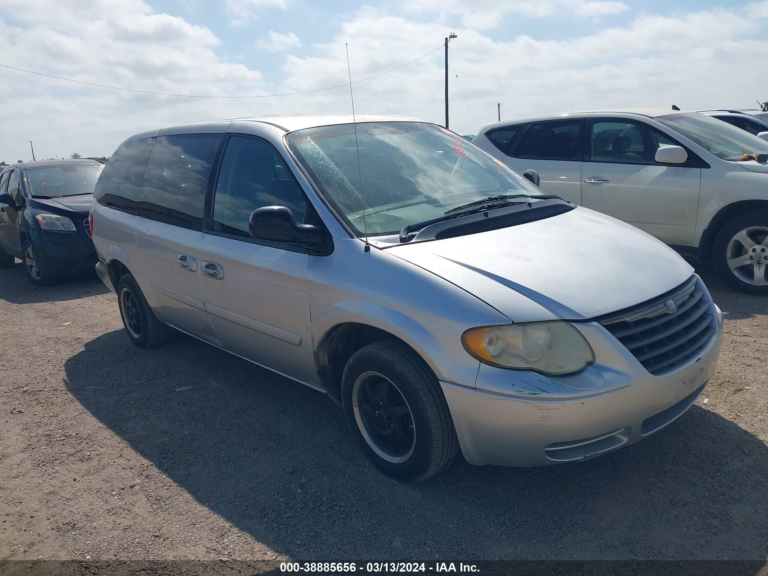 CHRYSLER TOWN & COUNTRY 2005 2c4gp44r85r341279