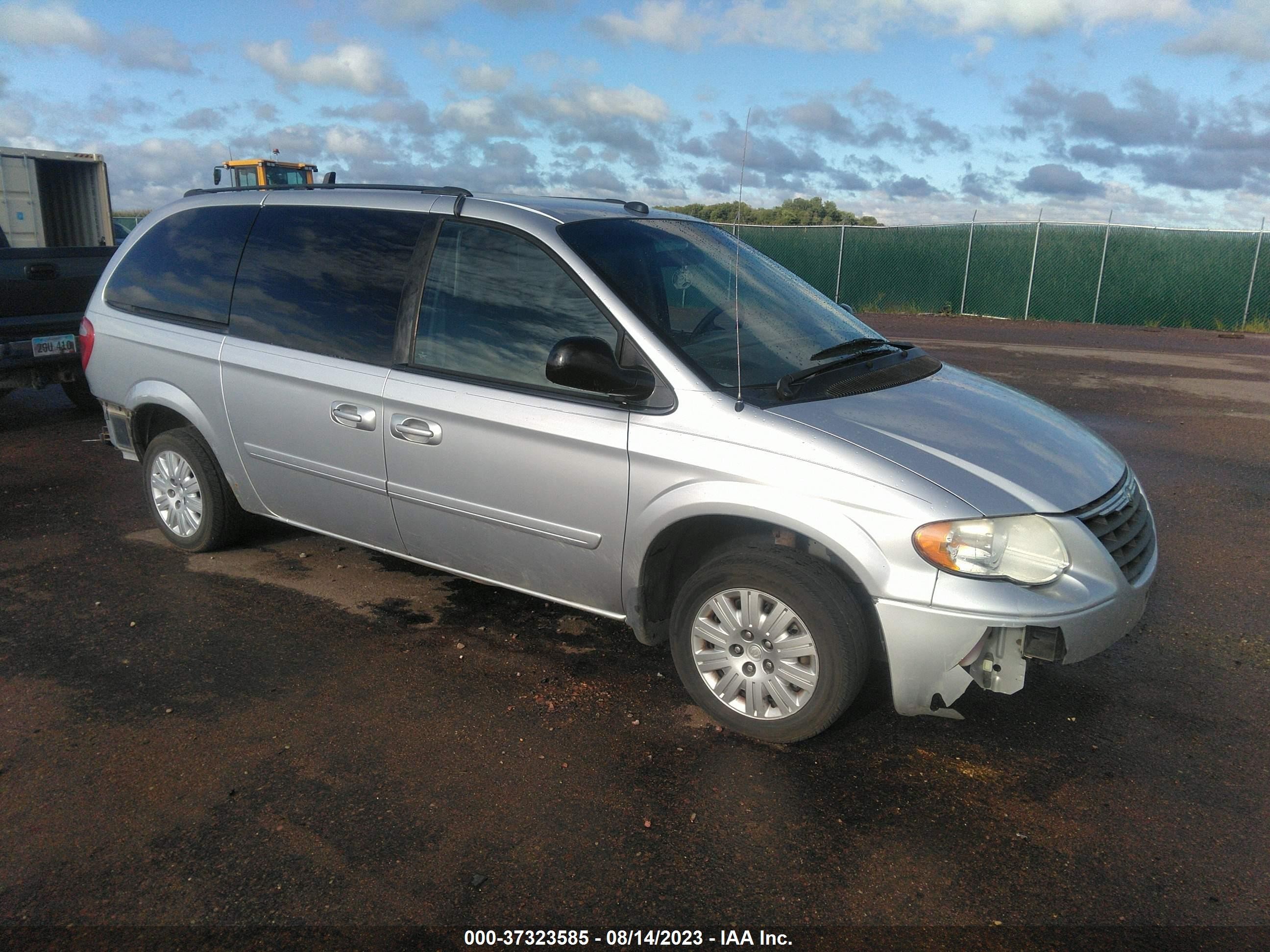 CHRYSLER TOWN & COUNTRY 2005 2c4gp44r95r593784