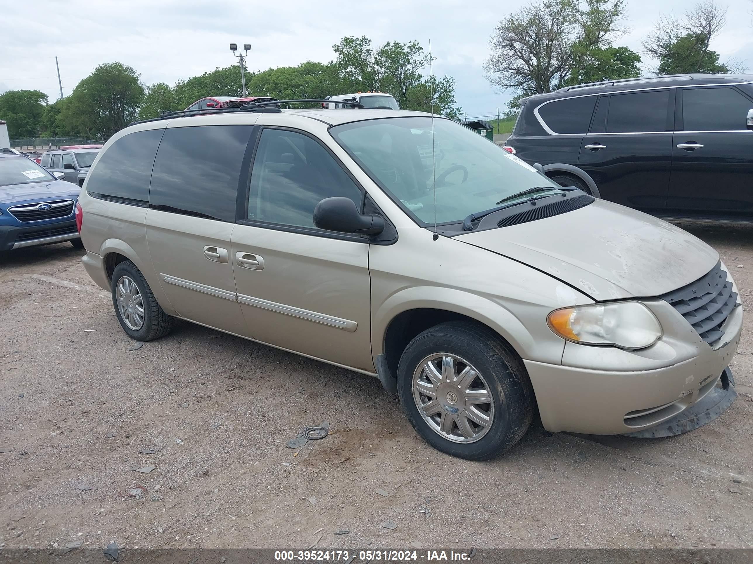 CHRYSLER TOWN & COUNTRY 2005 2c4gp54l05r337874