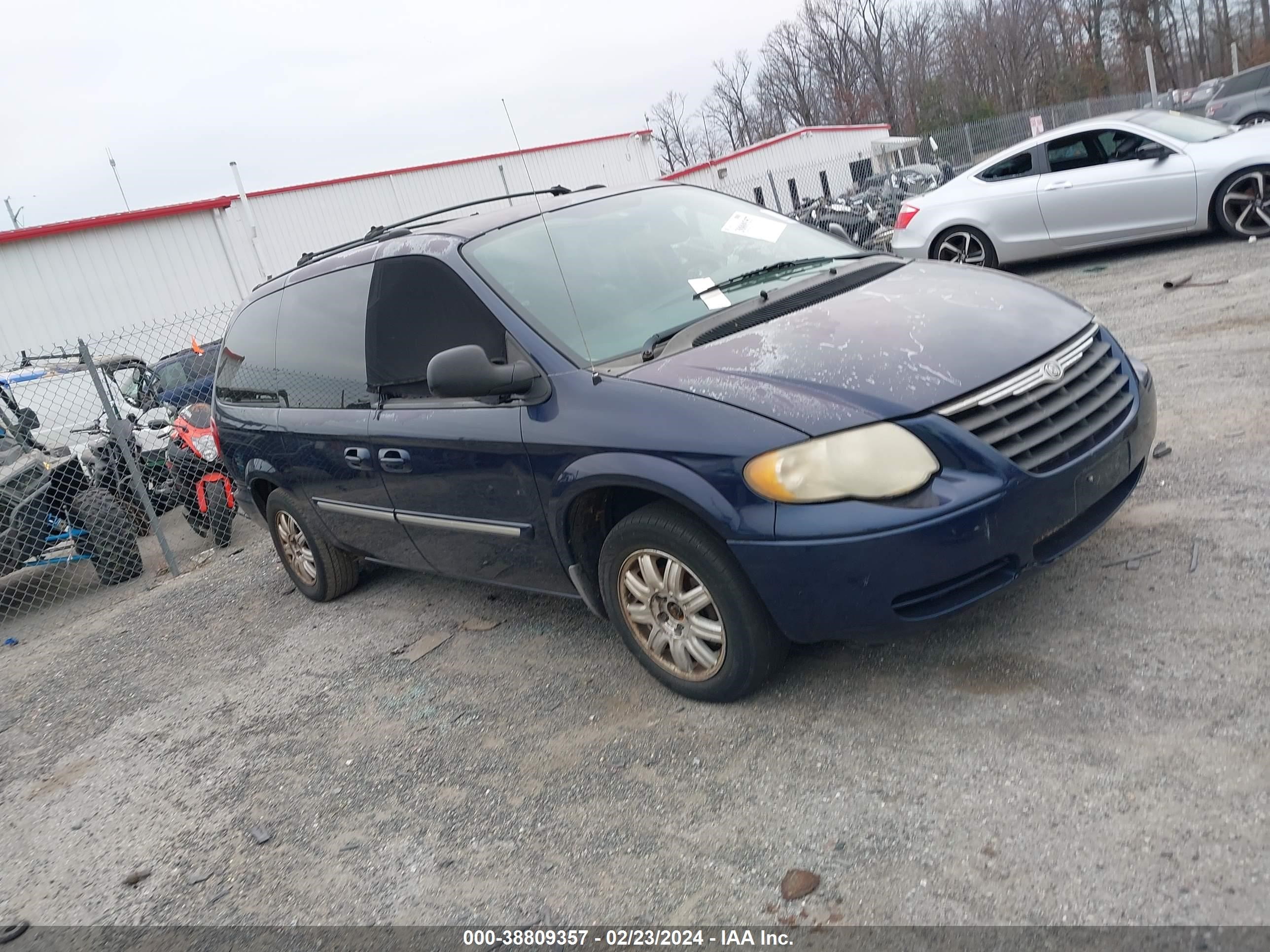 CHRYSLER TOWN & COUNTRY 2005 2c4gp54l25r542404