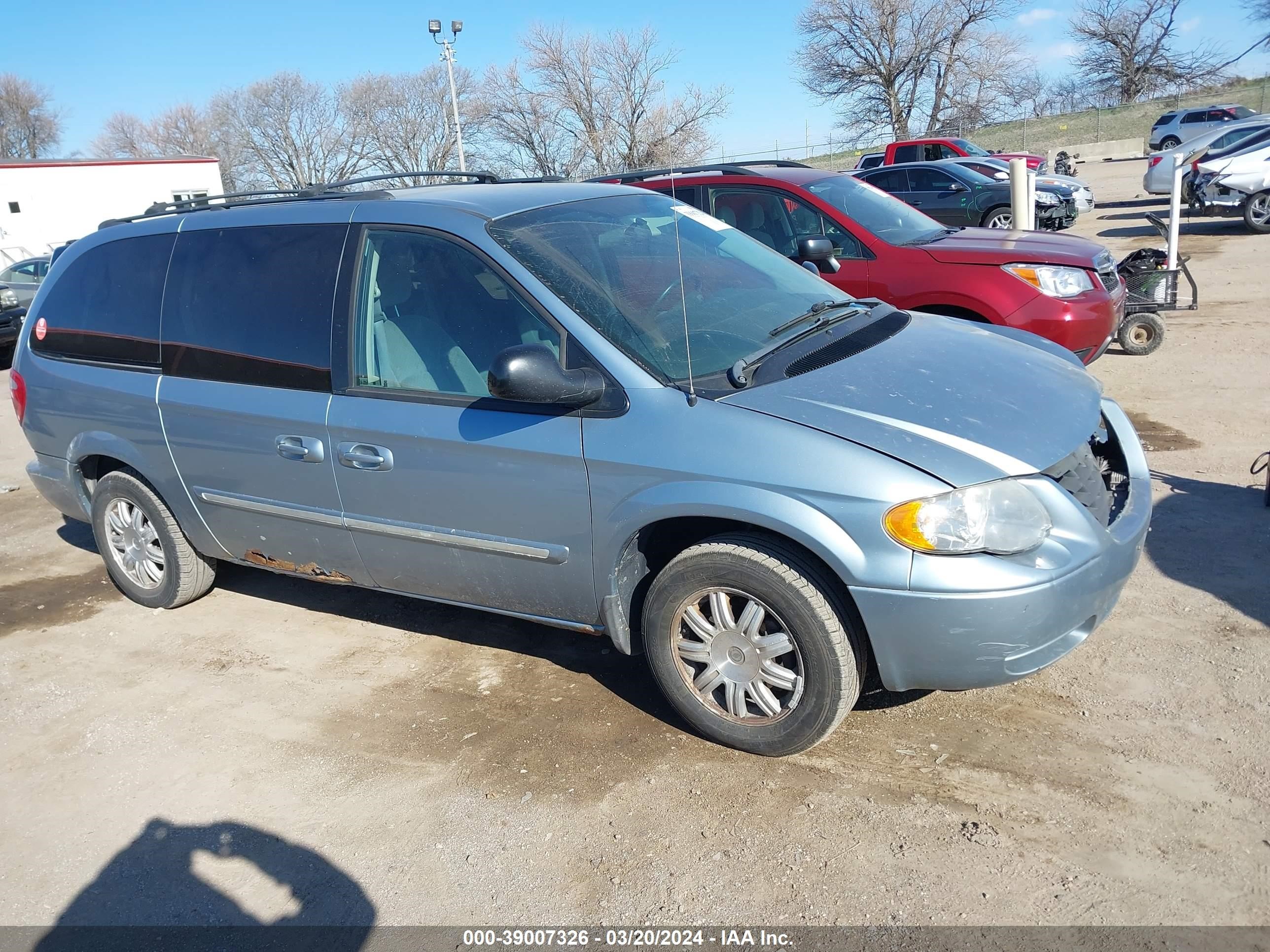 CHRYSLER TOWN & COUNTRY 2005 2c4gp54l25r567688