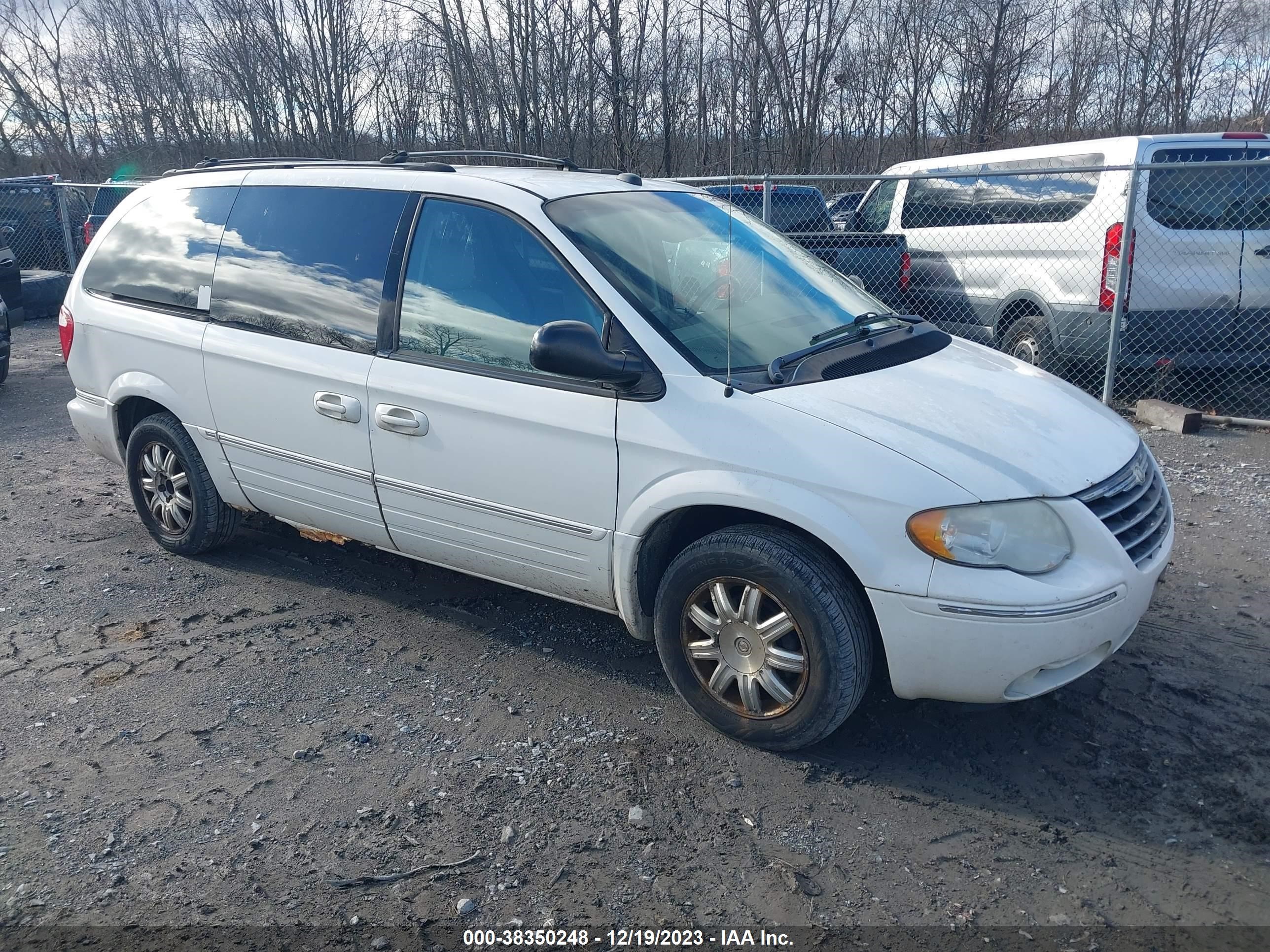 CHRYSLER TOWN & COUNTRY 2005 2c4gp54l45r286783