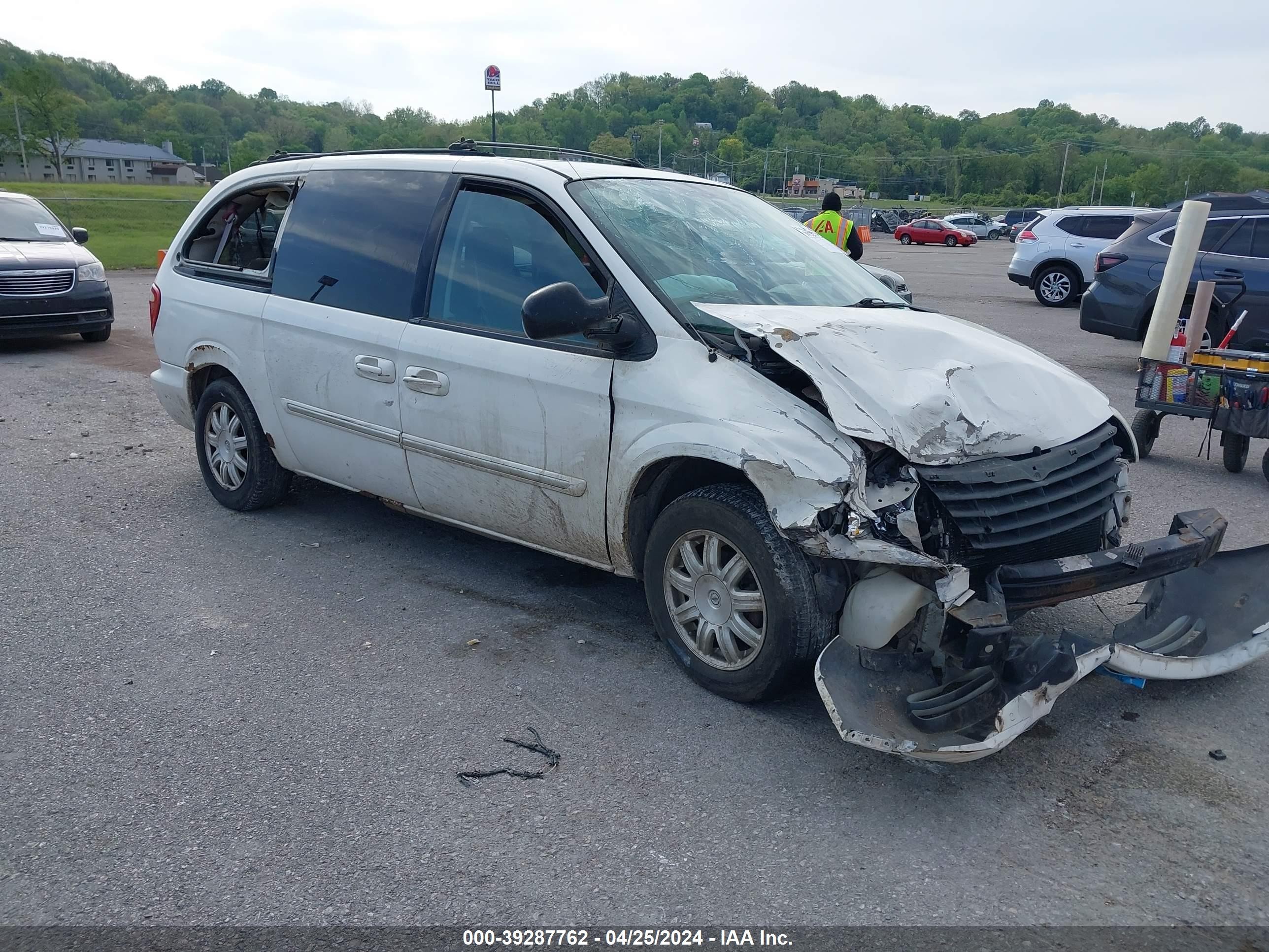 CHRYSLER TOWN & COUNTRY 2005 2c4gp54l45r466913