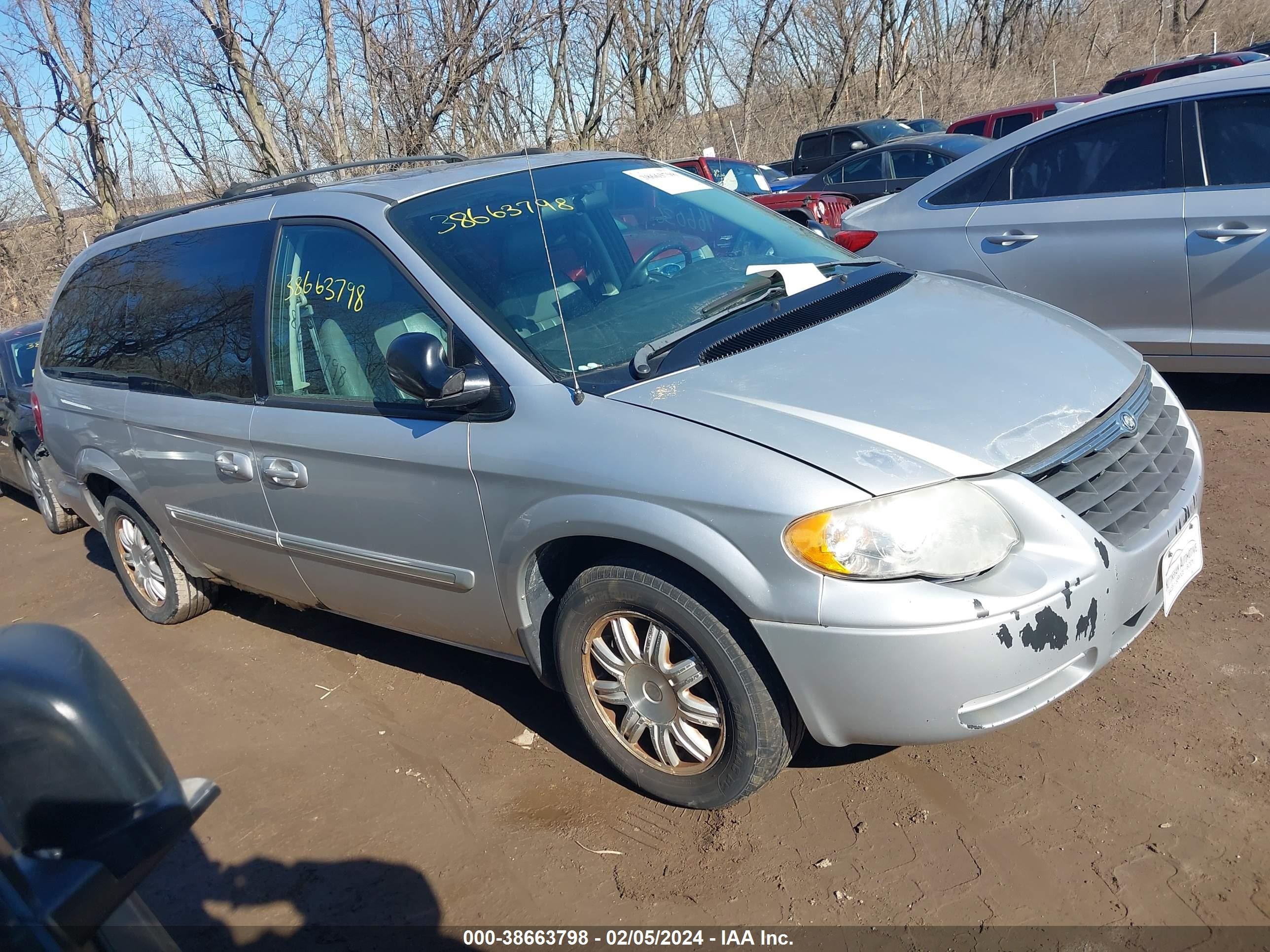 CHRYSLER TOWN & COUNTRY 2005 2c4gp54l45r491004