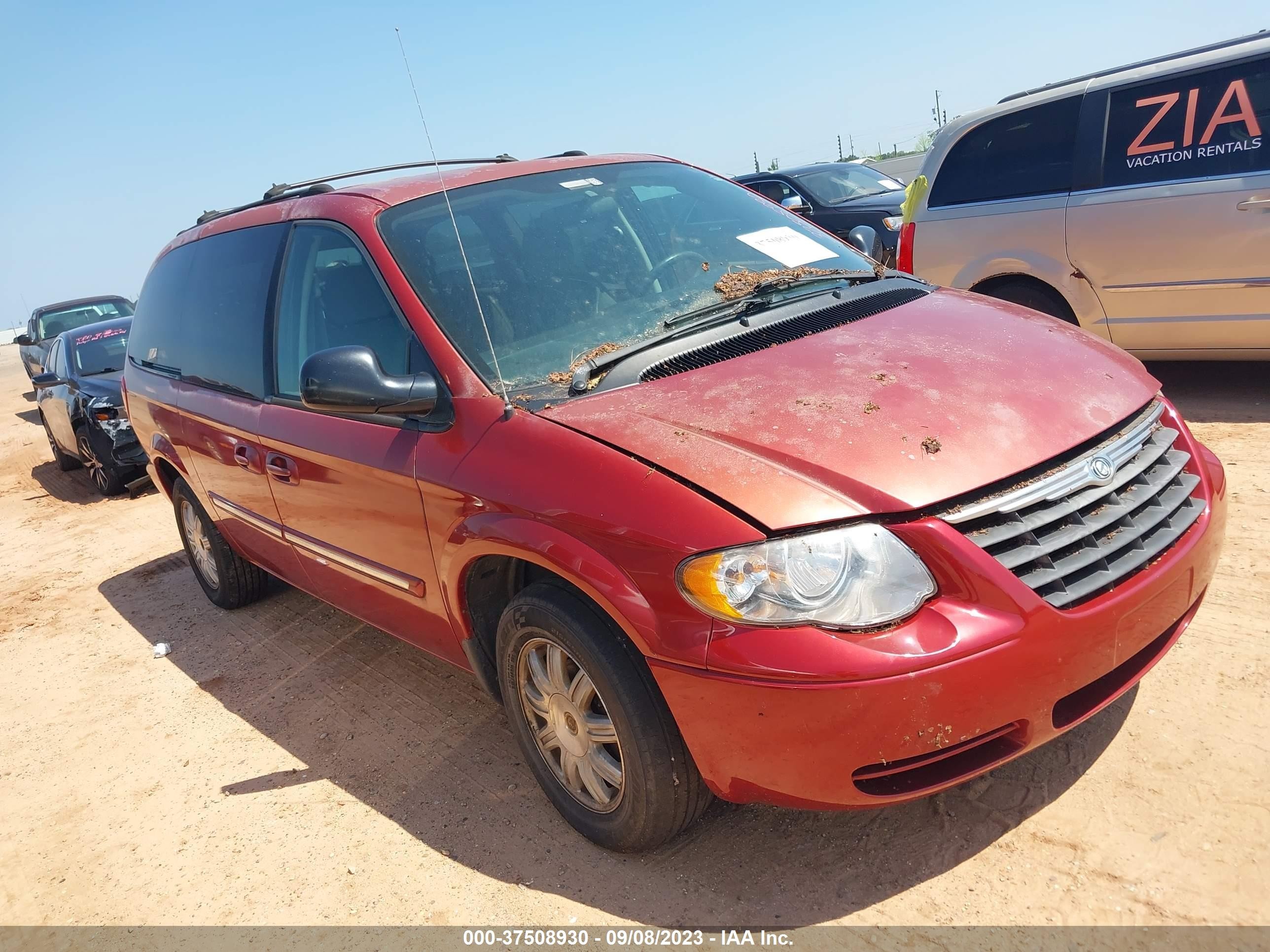 CHRYSLER TOWN & COUNTRY 2005 2c4gp54l55r250391