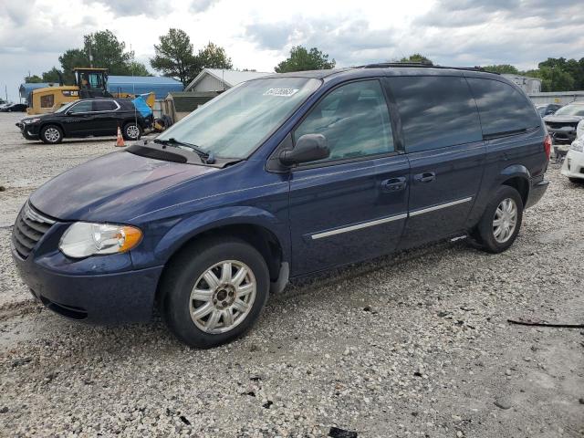 CHRYSLER TOWN AND C 2005 2c4gp54l55r355612