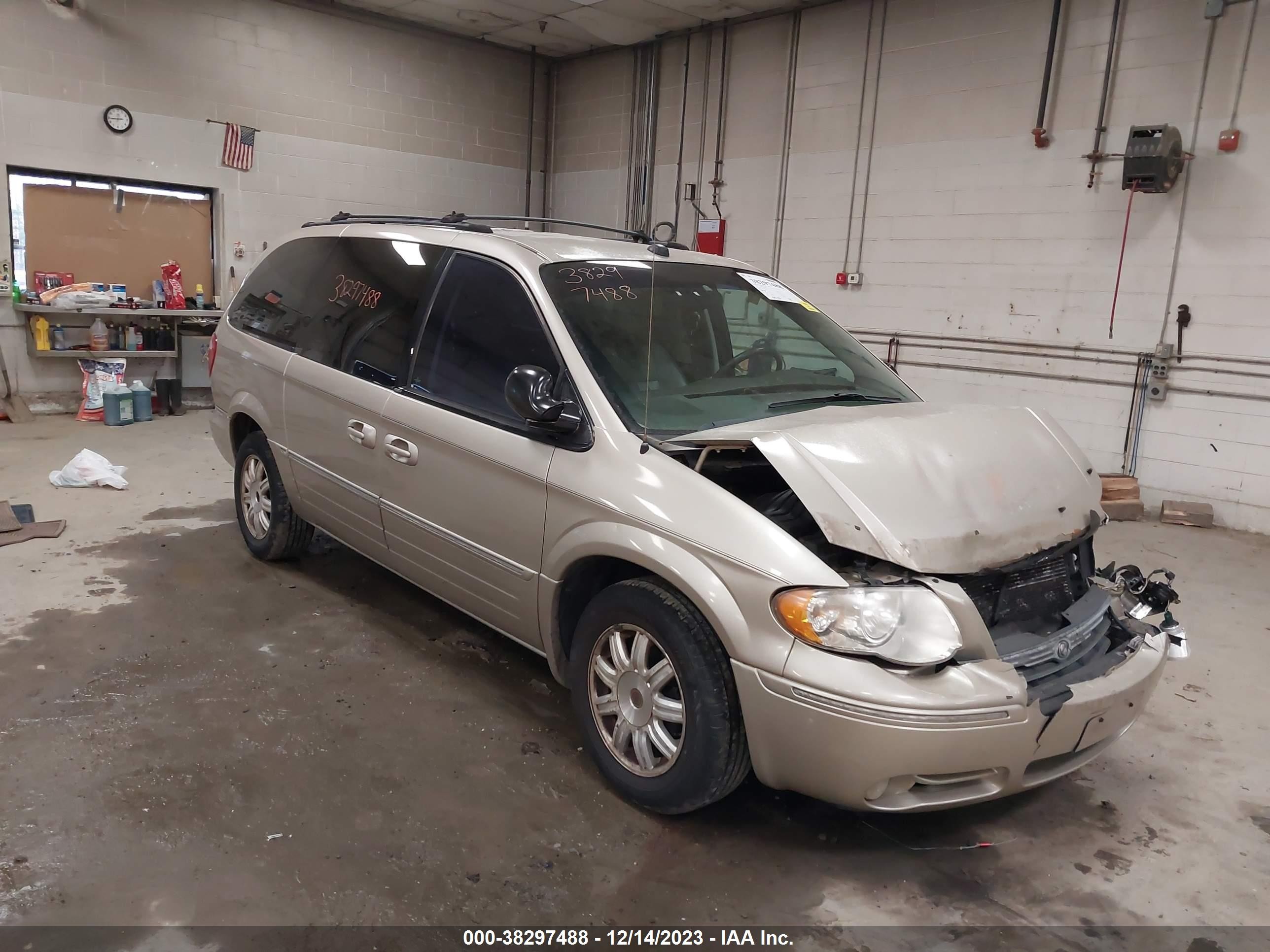 CHRYSLER TOWN & COUNTRY 2005 2c4gp54l55r511499