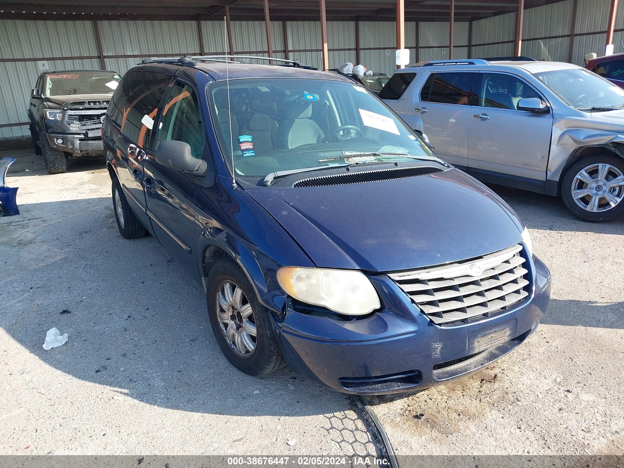 CHRYSLER TOWN & COUNTRY 2005 2c4gp54l75r466596