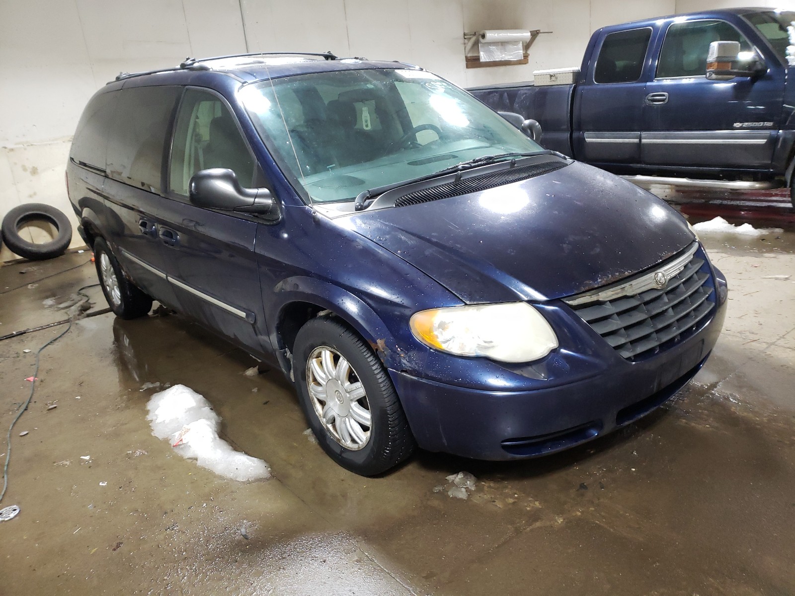 CHRYSLER TOWN &AMP COU 2005 2c4gp54l75r466601