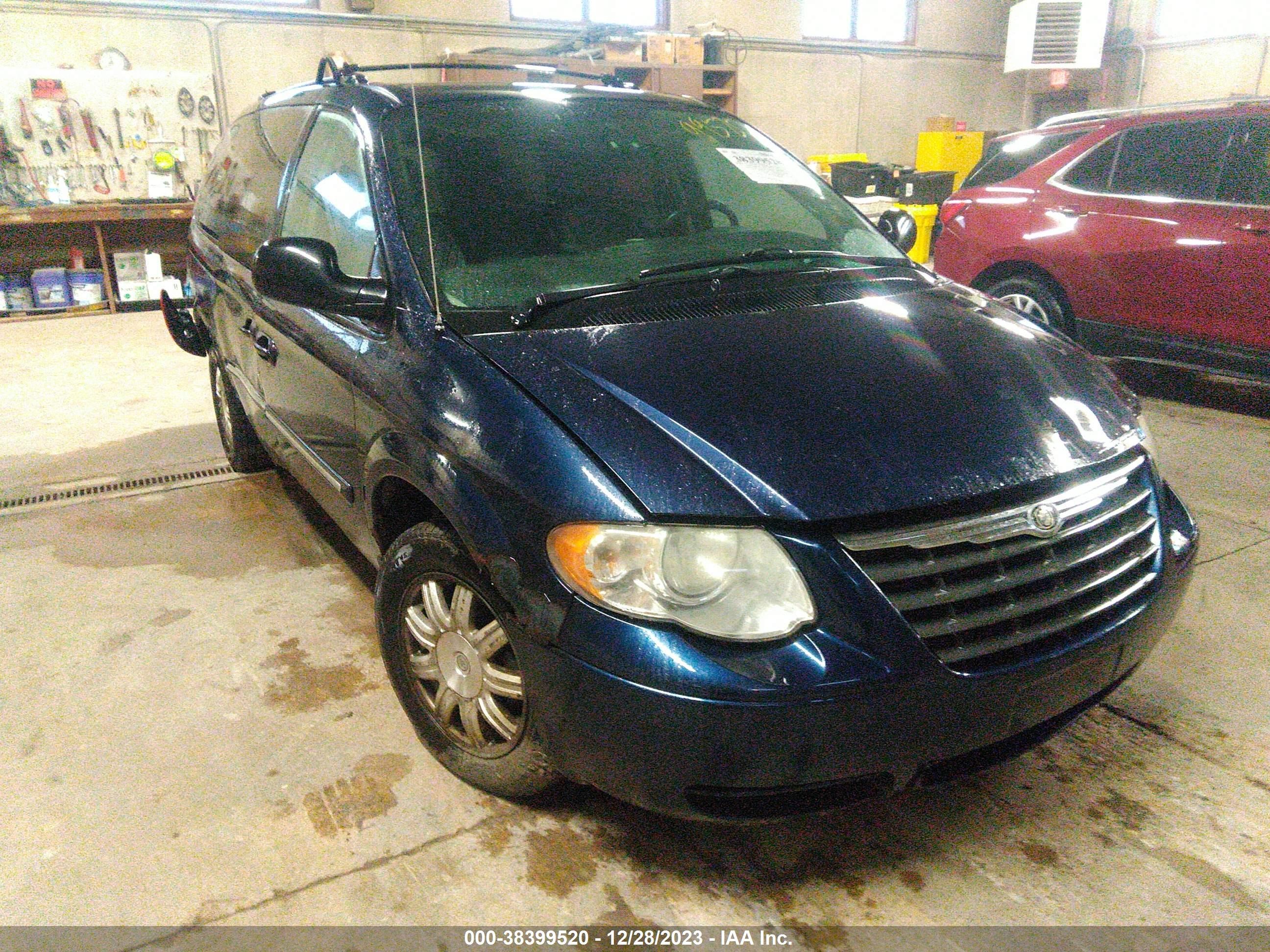 CHRYSLER TOWN & COUNTRY 2005 2c4gp54l75r534606