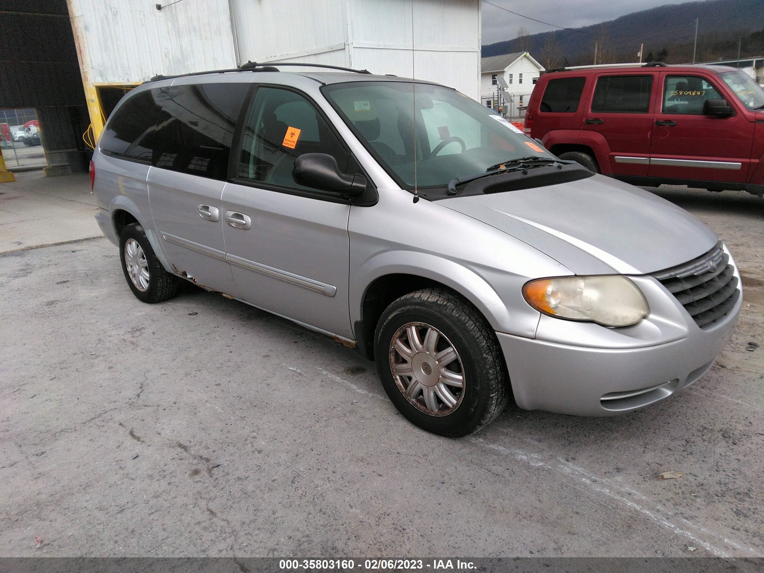 CHRYSLER TOWN & COUNTRY 2005 2c4gp54l85r197363