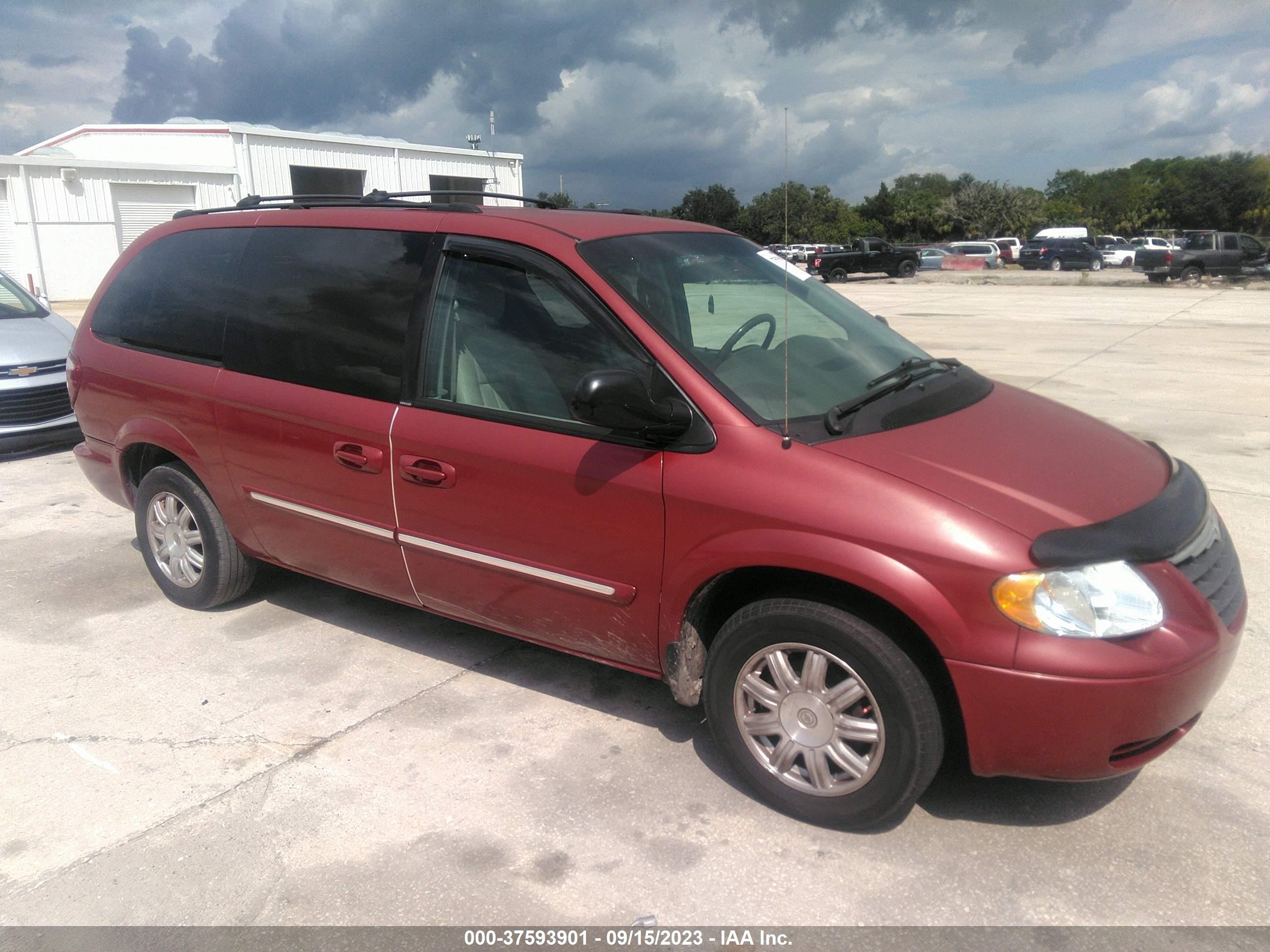 CHRYSLER TOWN & COUNTRY 2005 2c4gp54l85r341638