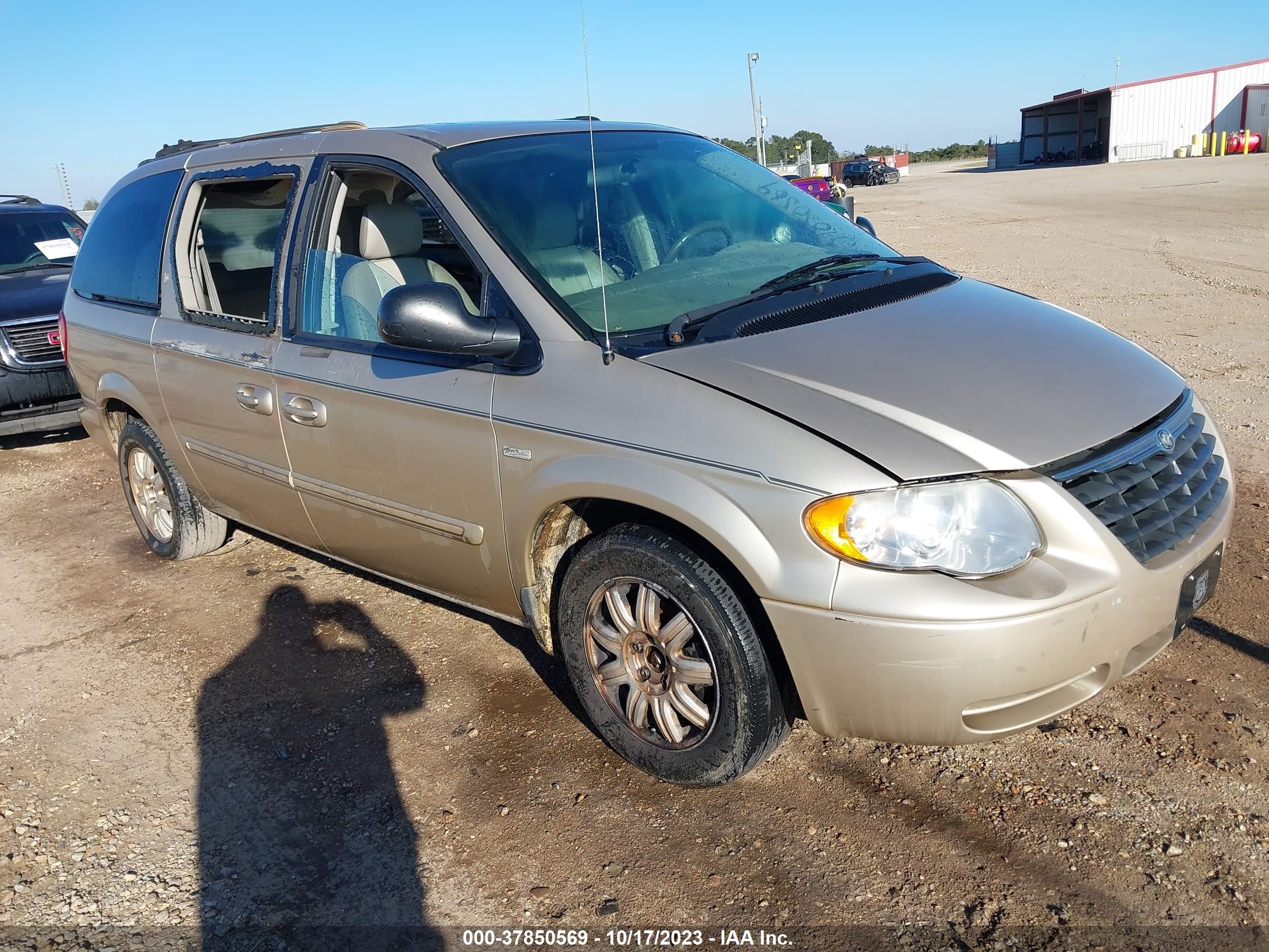 CHRYSLER TOWN & COUNTRY 2005 2c4gp54l85r347682