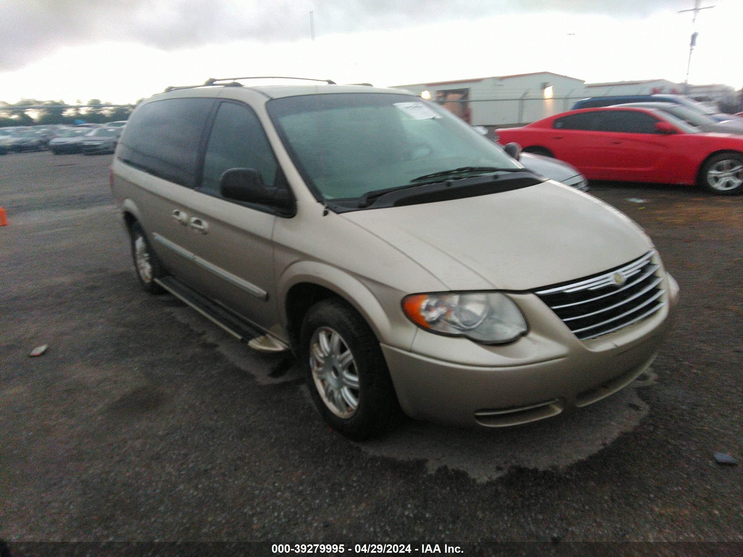 CHRYSLER TOWN & COUNTRY 2005 2c4gp54l85r383498