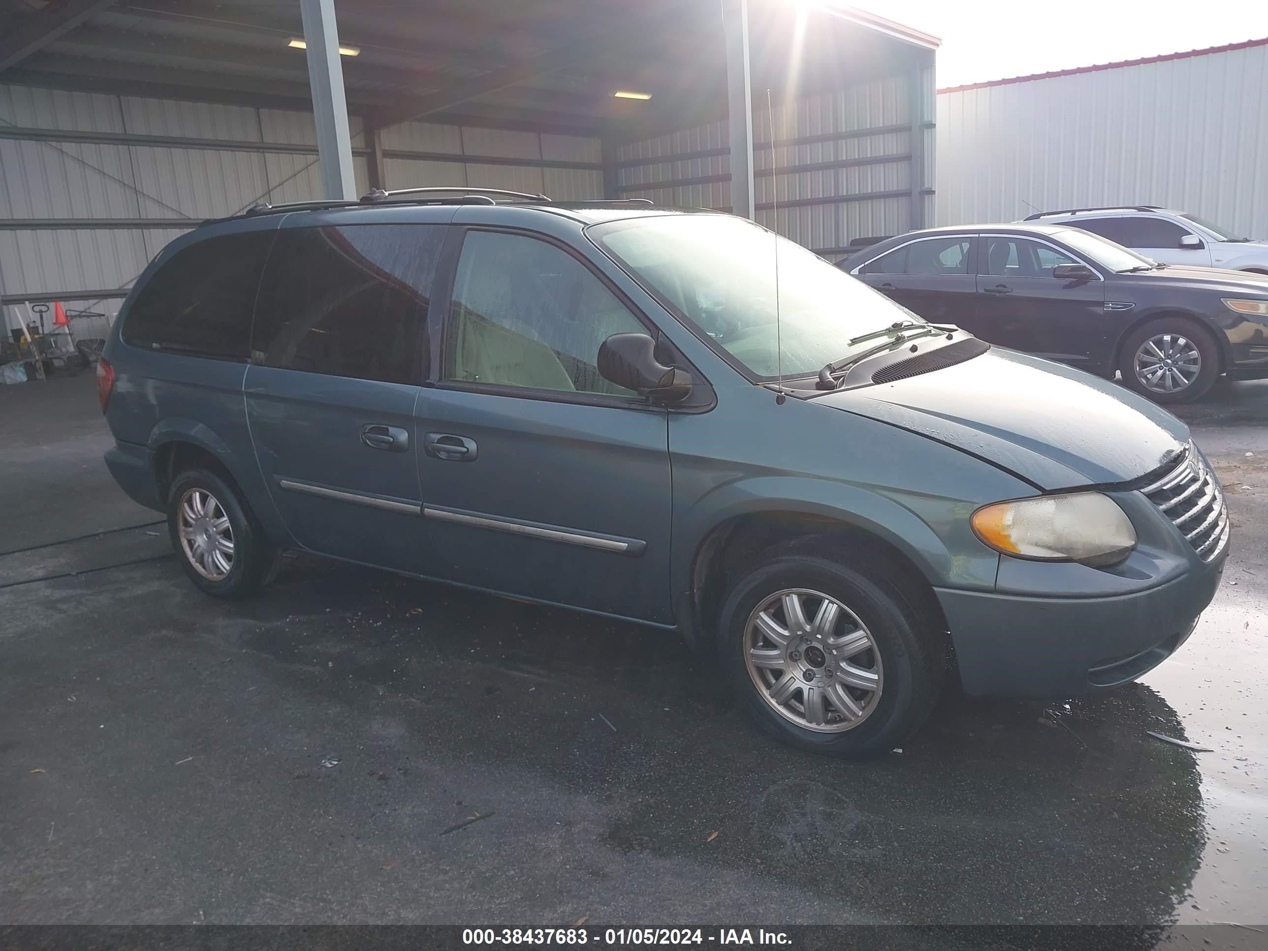 CHRYSLER TOWN & COUNTRY 2005 2c4gp54l95r191054