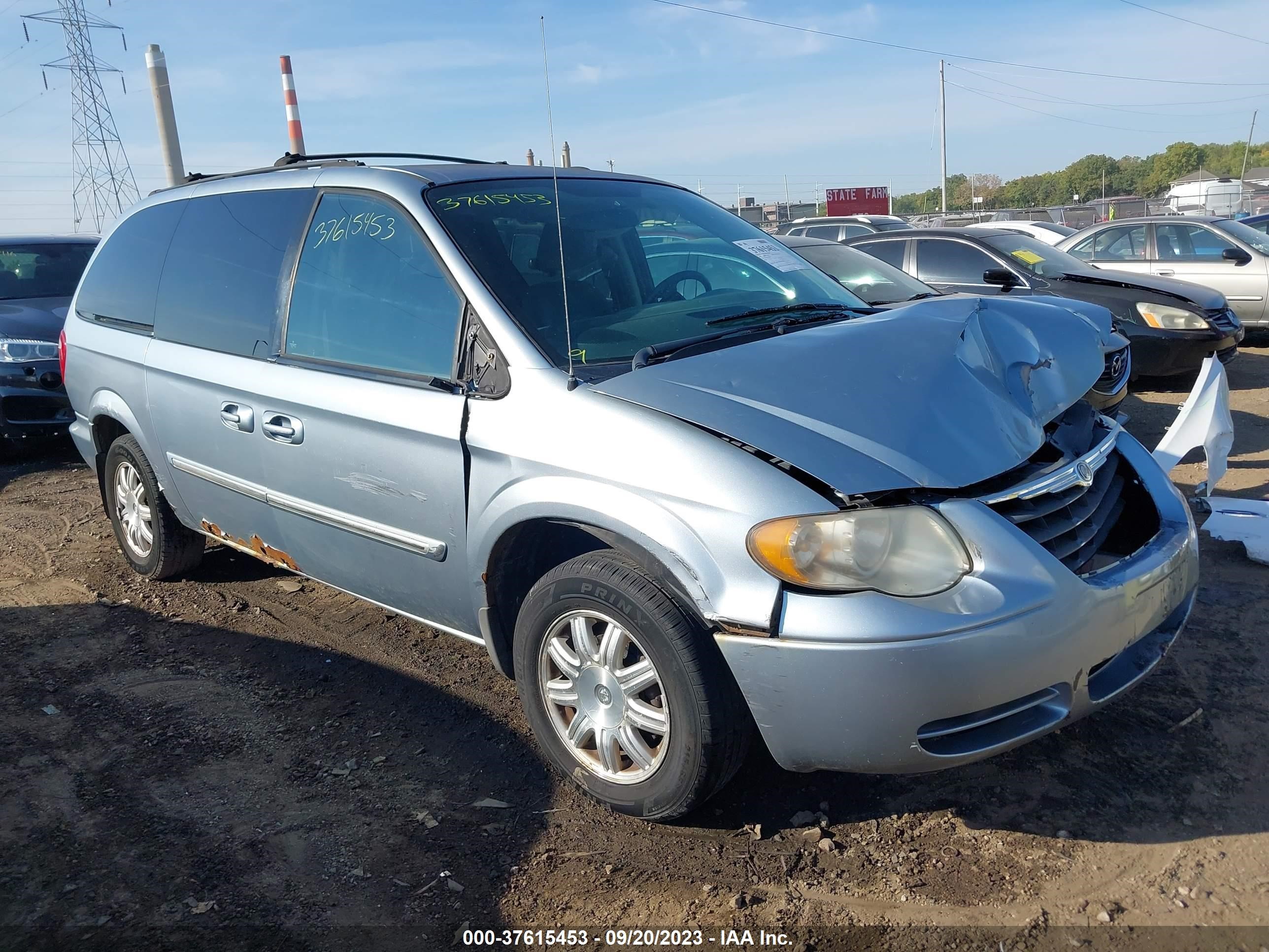 CHRYSLER TOWN & COUNTRY 2005 2c4gp54l95r600489