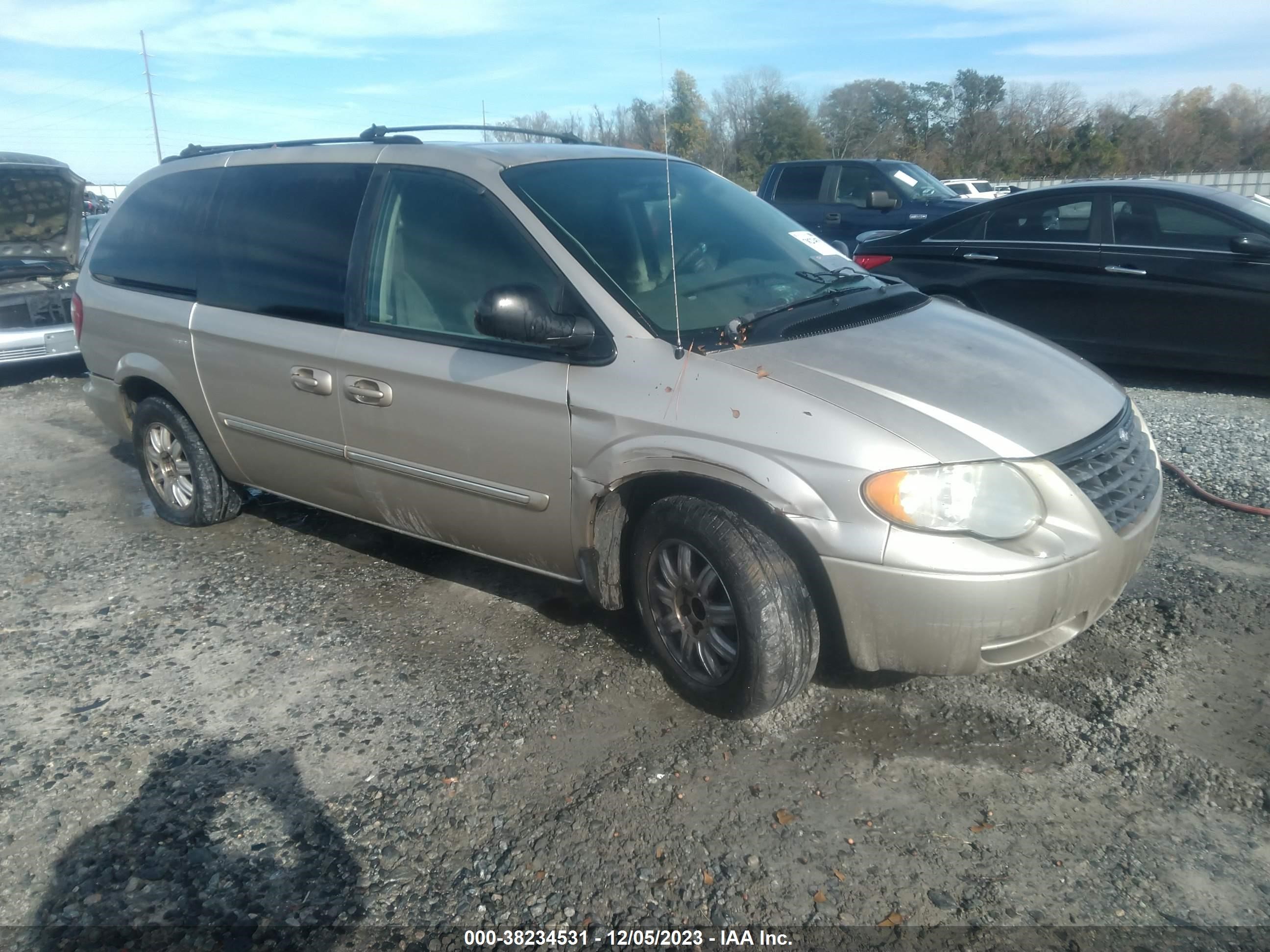 CHRYSLER TOWN & COUNTRY 2005 2c4gp54lx5r126987