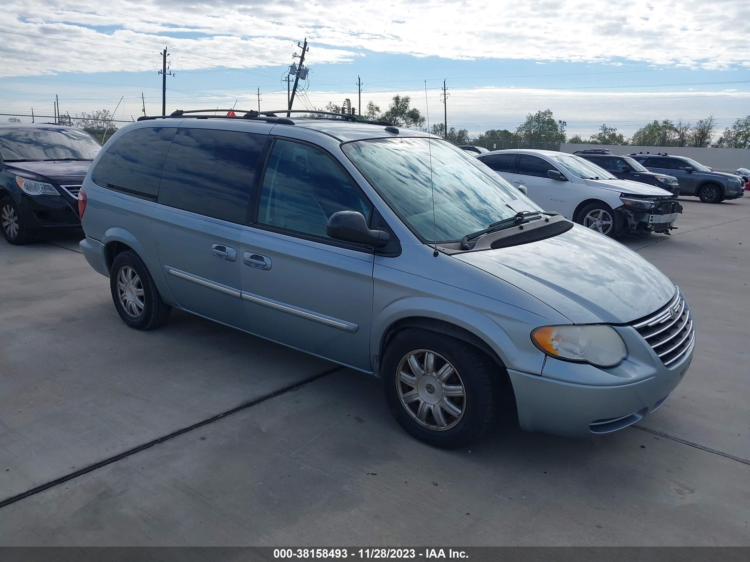 CHRYSLER TOWN & COUNTRY 2005 2c4gp54lx5r416615