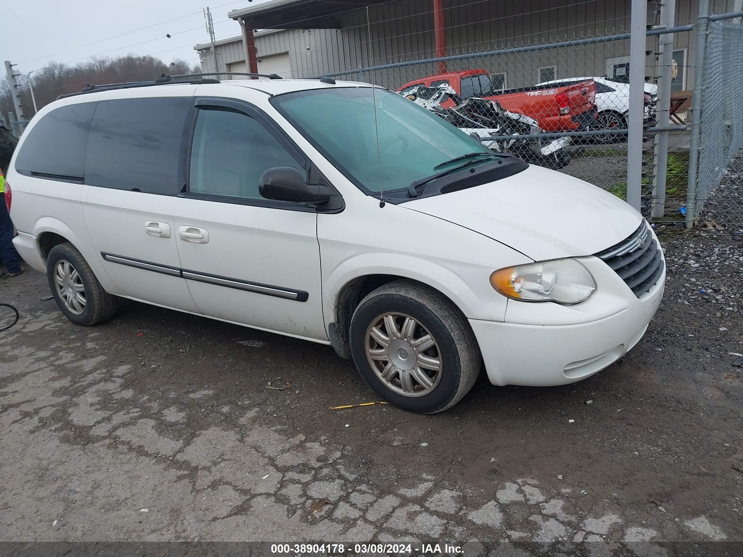 CHRYSLER TOWN & COUNTRY 2005 2c4gp54lx5r470707