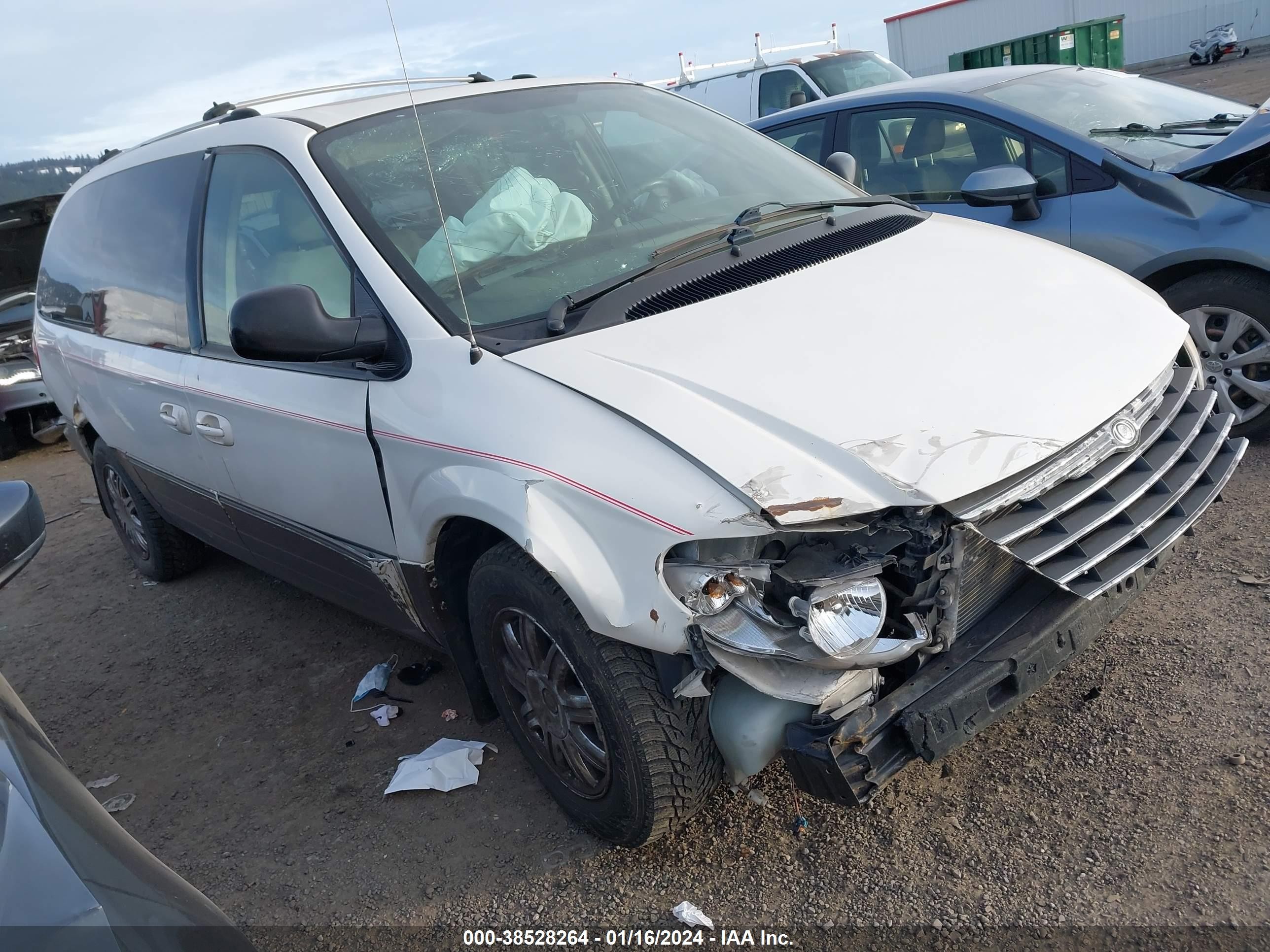 CHRYSLER TOWN & COUNTRY 2005 2c4gp64l35r214642