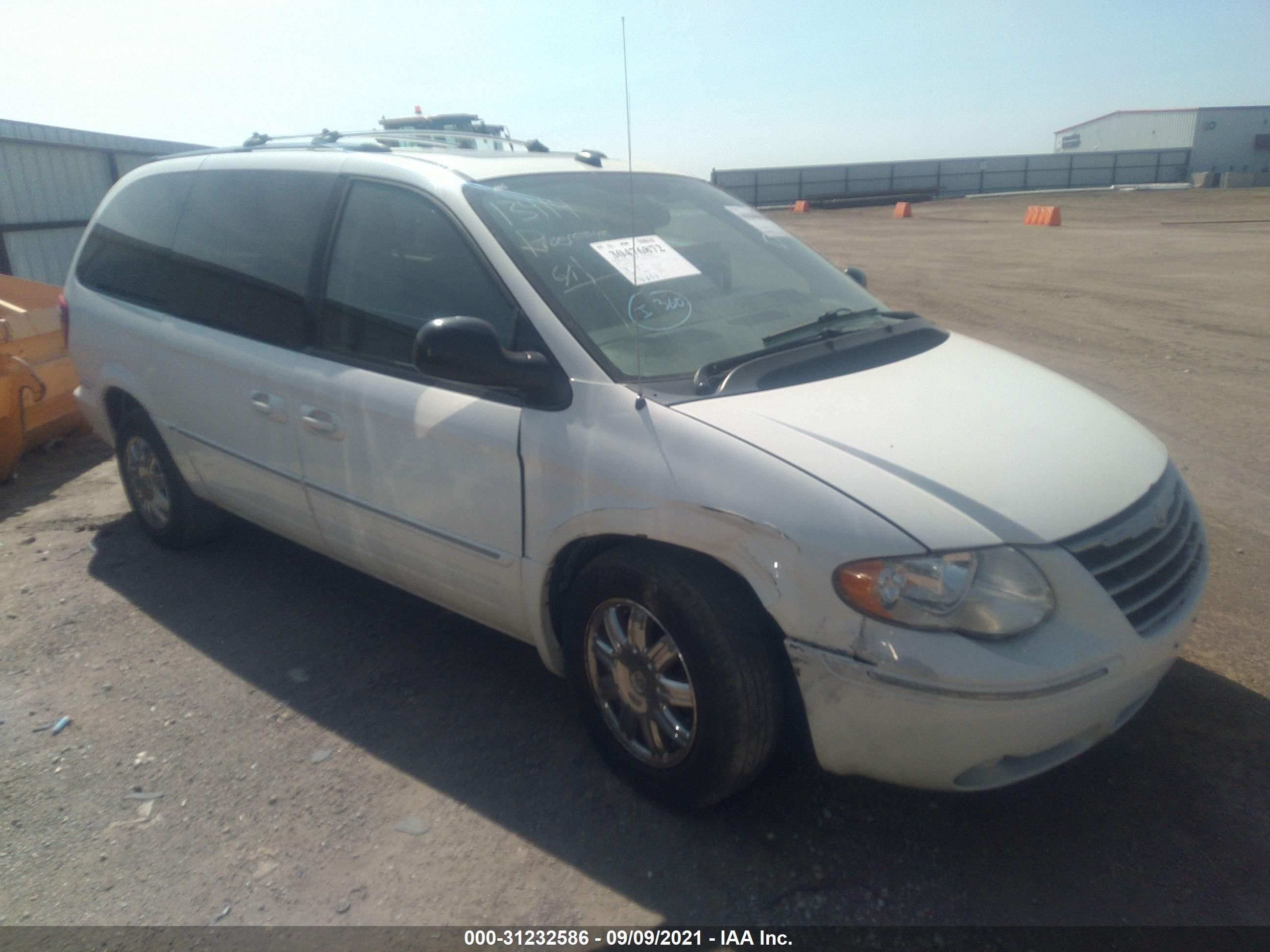 CHRYSLER TOWN & COUNTRY 2005 2c4gp64l35r299773