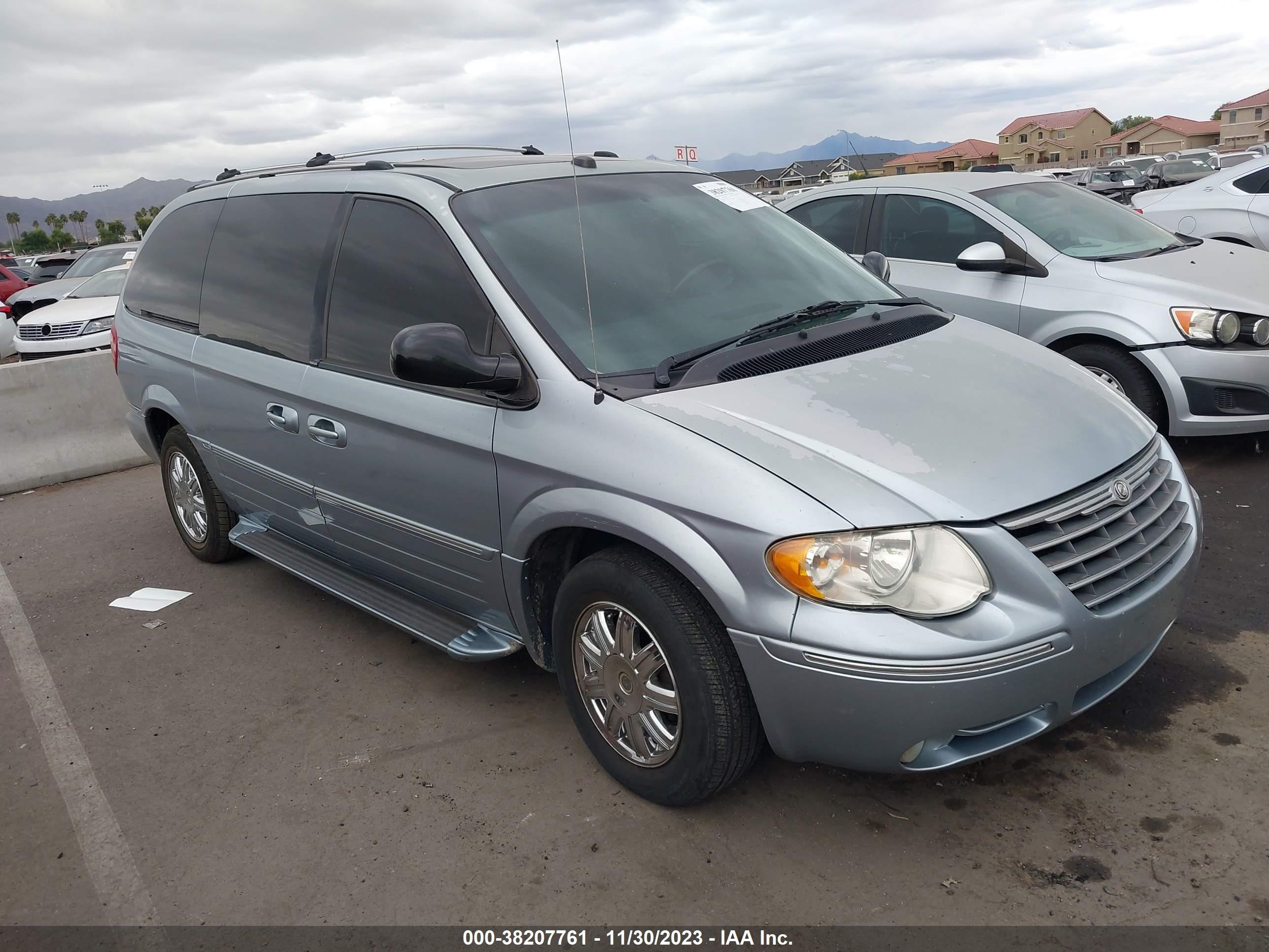 CHRYSLER TOWN & COUNTRY 2005 2c4gp64l95r396413