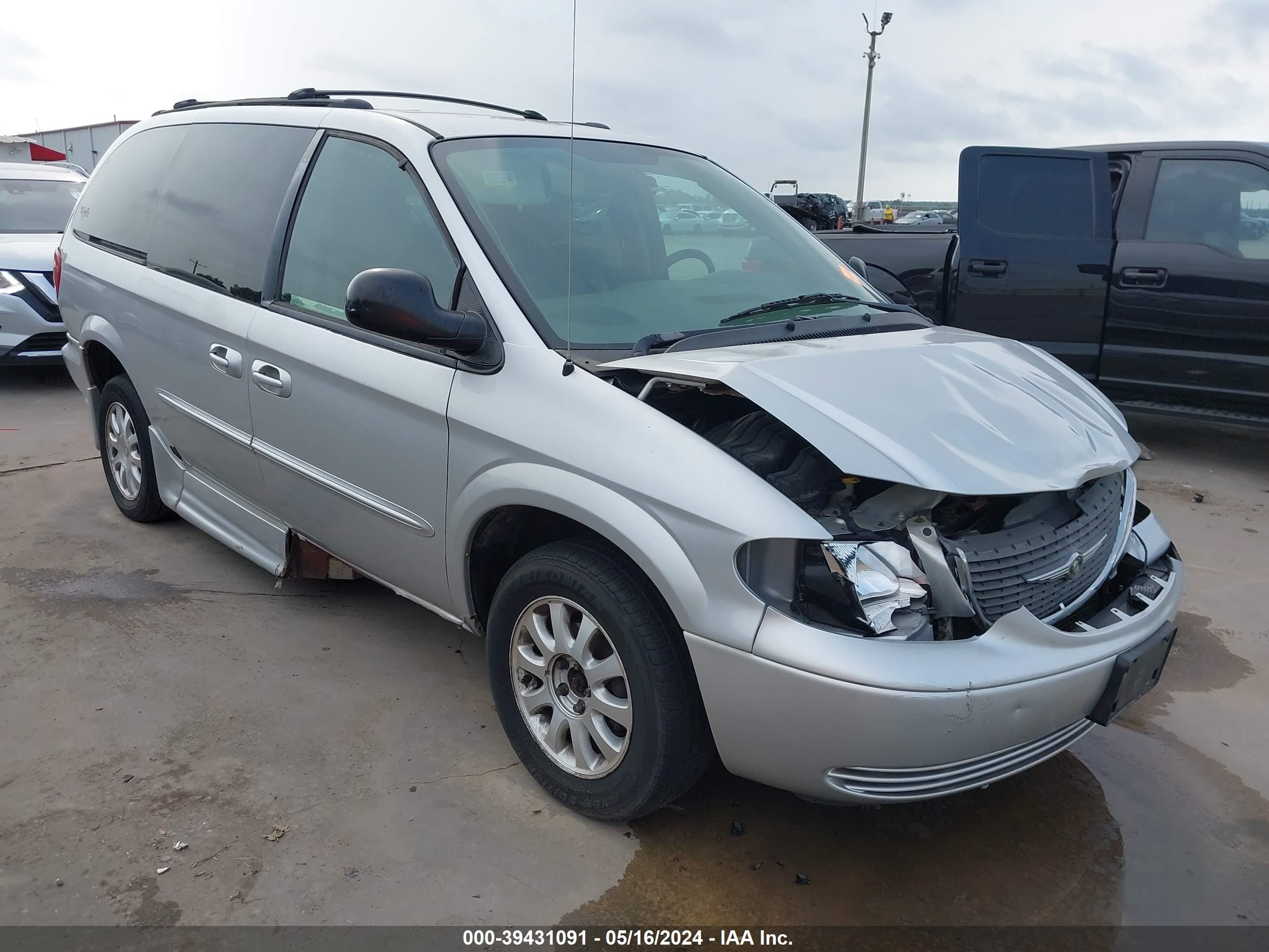 CHRYSLER TOWN & COUNTRY 2003 2c4gp74l13r248680