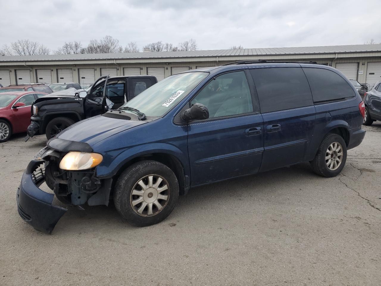 CHRYSLER TOWN & COUNTRY 2003 2c4gp74l83r125930