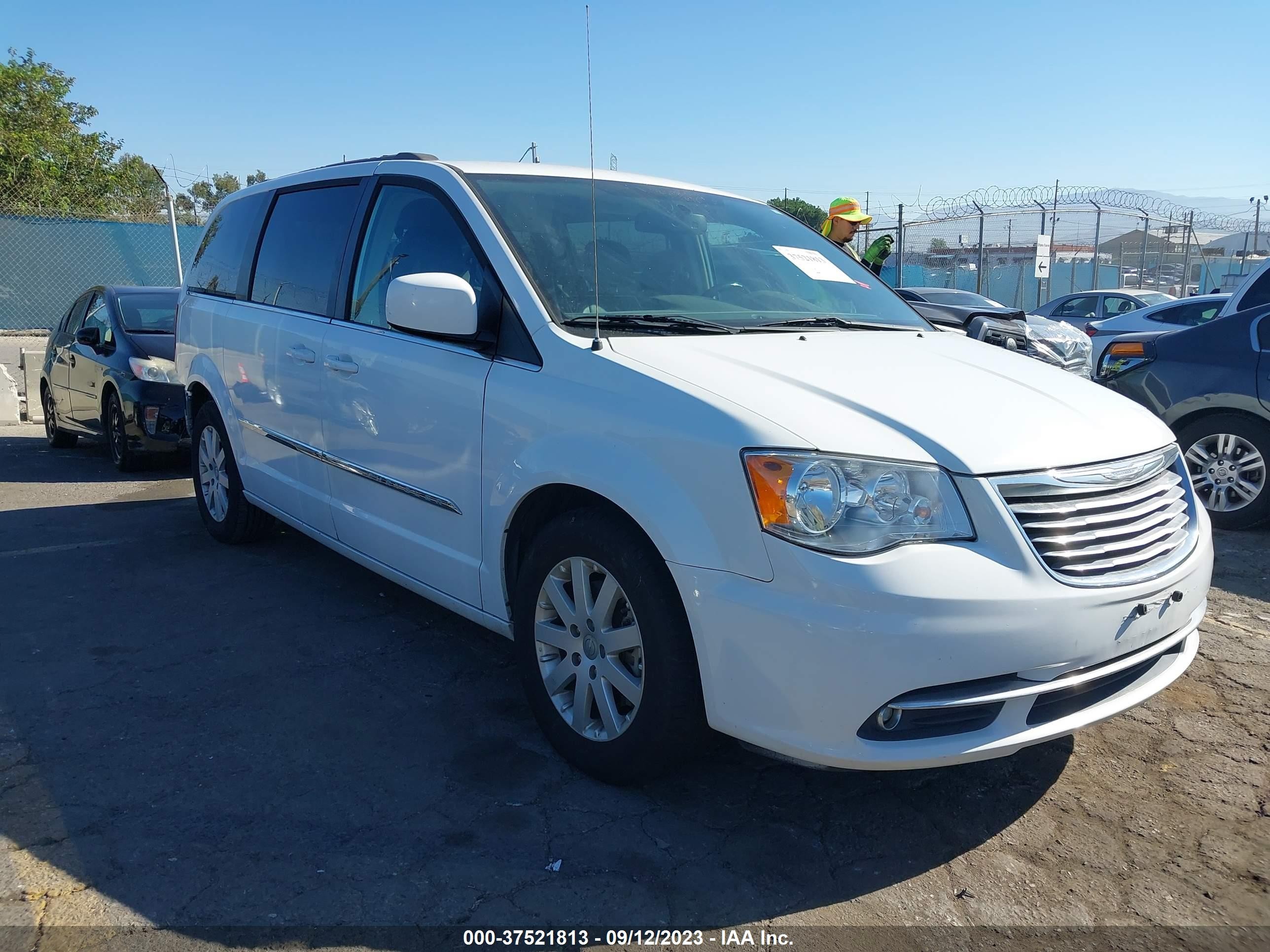 CHRYSLER TOWN & COUNTRY 2016 2c4rc1bg0gr300944