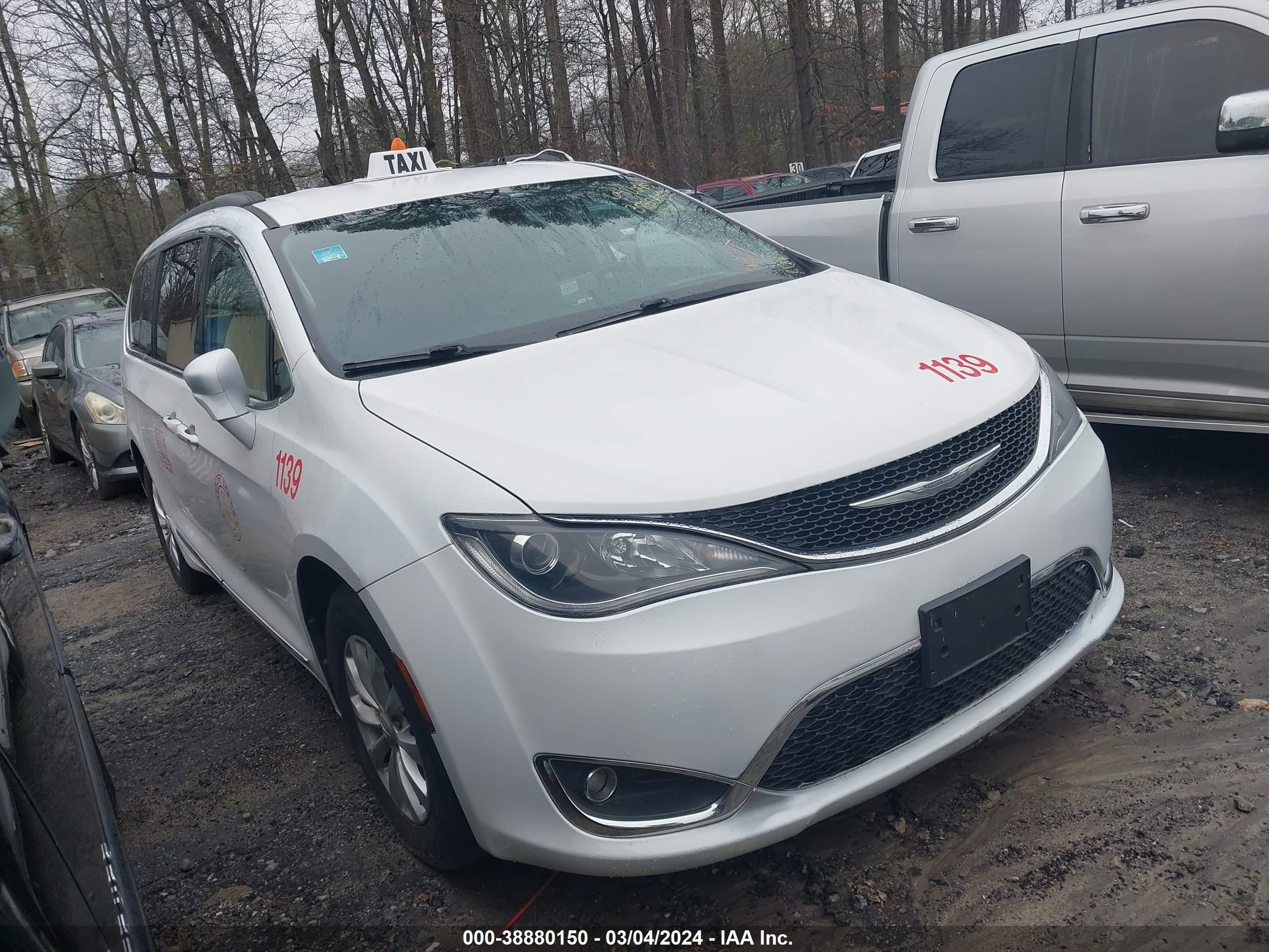 CHRYSLER PACIFICA 2017 2c4rc1bg0hr642685