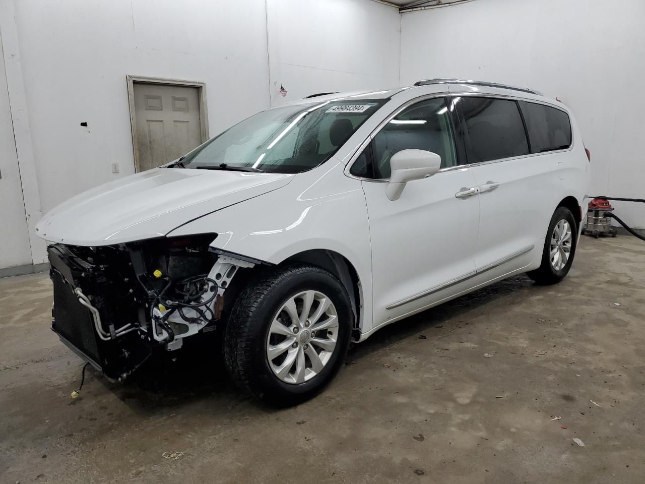 CHRYSLER PACIFICA 2018 2c4rc1bg0jr263000