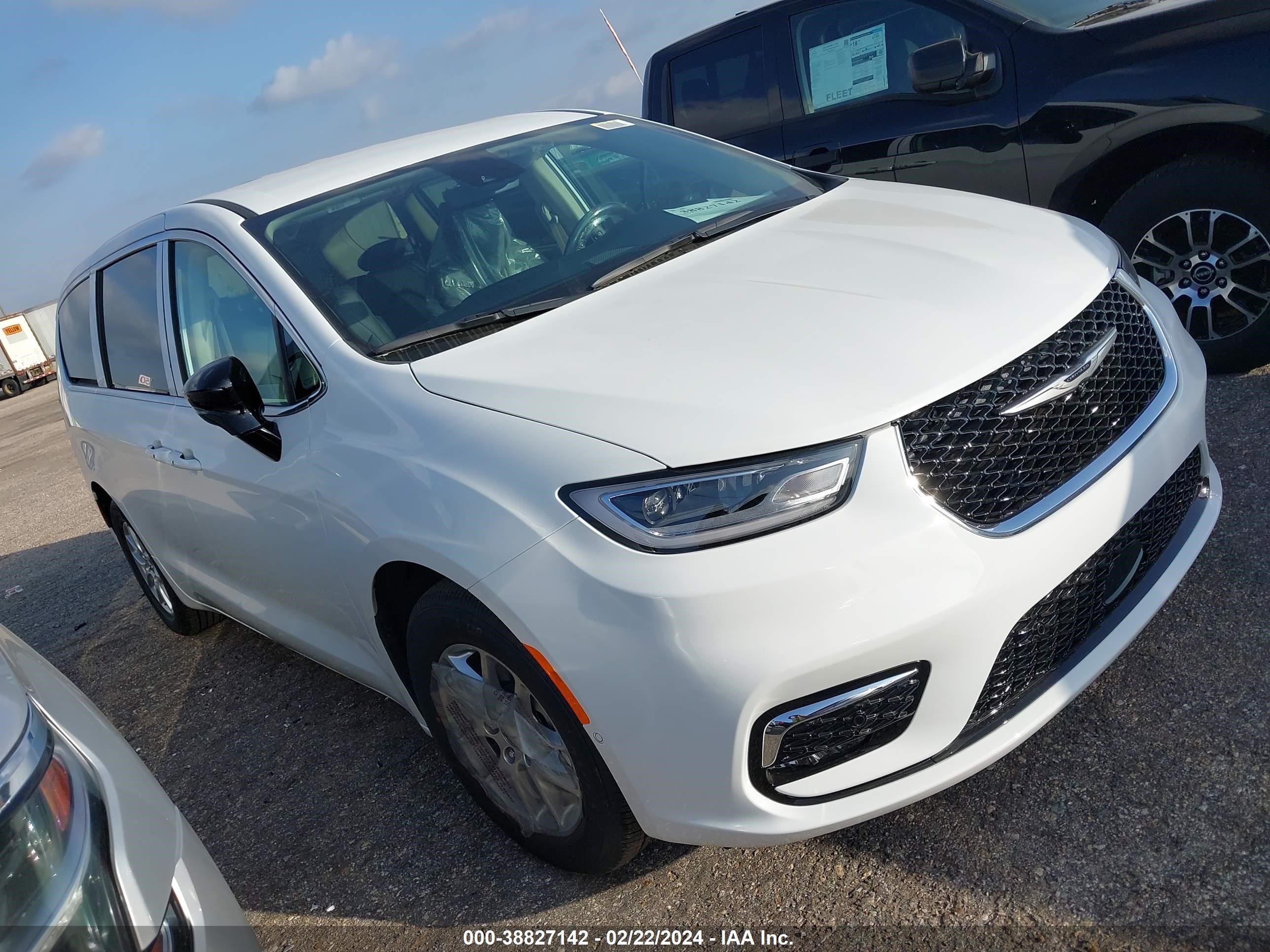 CHRYSLER PACIFICA 2024 2c4rc1bg0rr112718