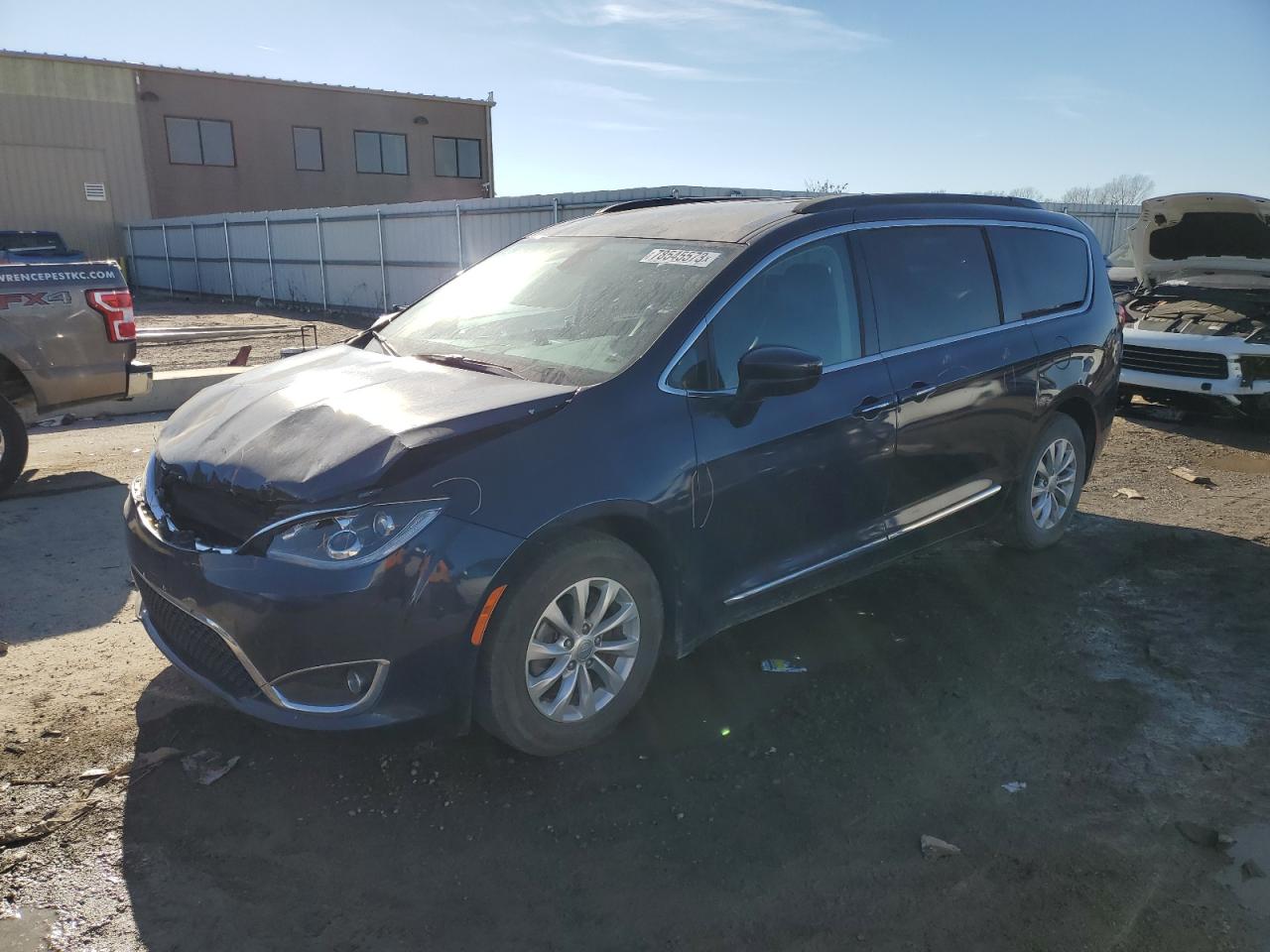 CHRYSLER PACIFICA 2017 2c4rc1bg1hr576146