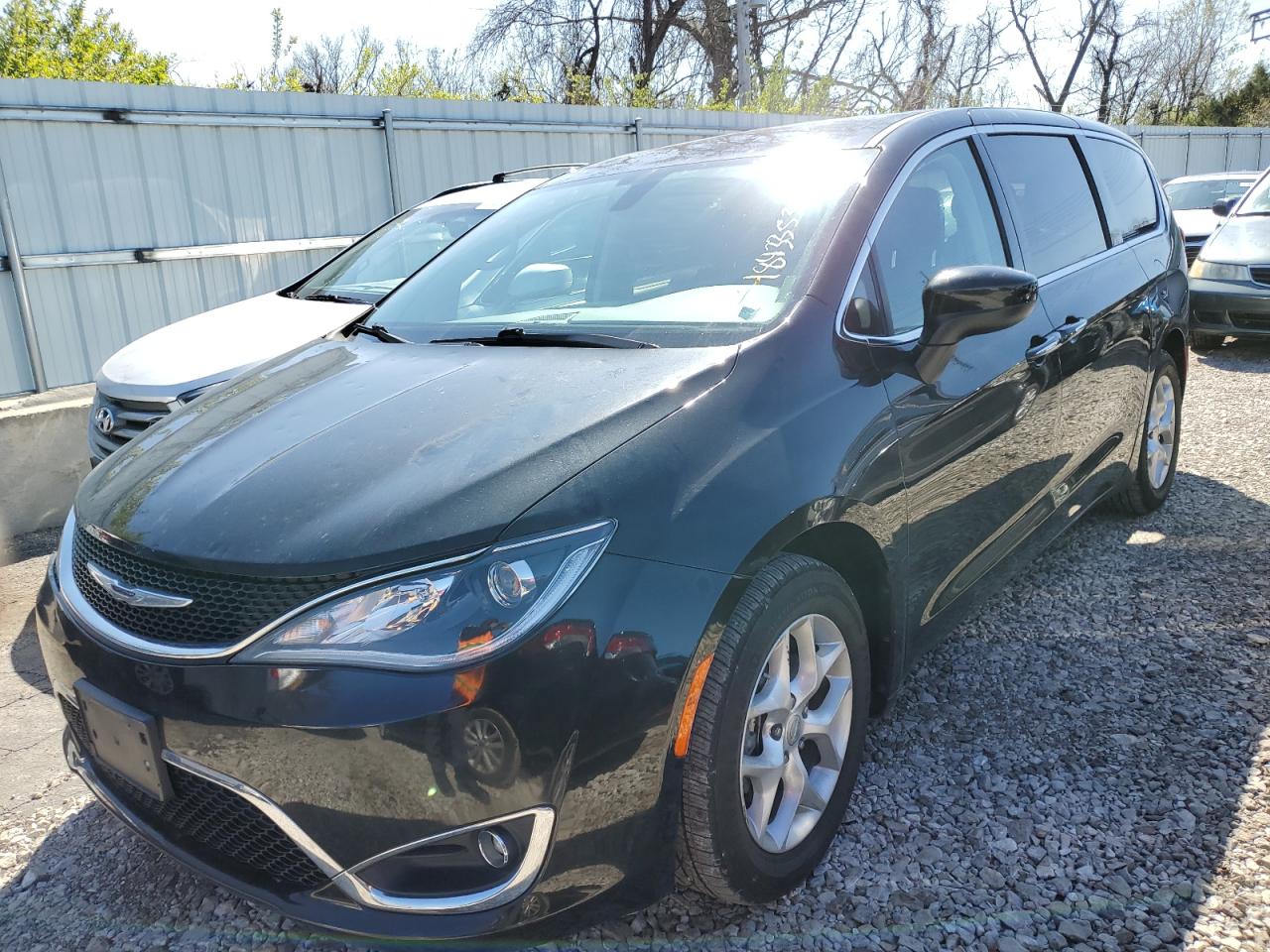 CHRYSLER PACIFICA 2017 2c4rc1bg1hr768232