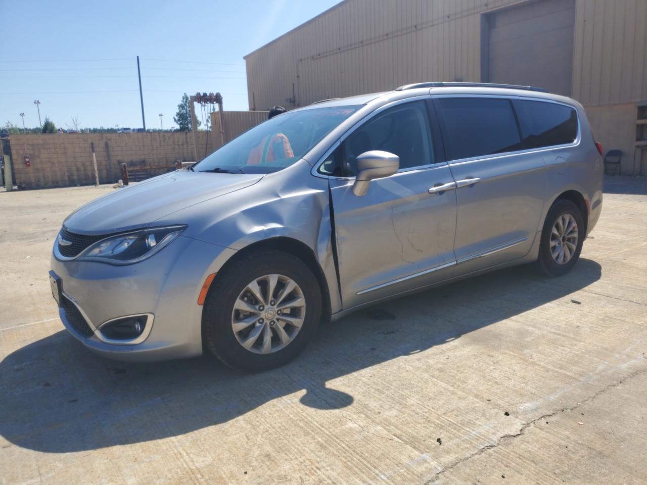 CHRYSLER PACIFICA 2017 2c4rc1bg2hr702949