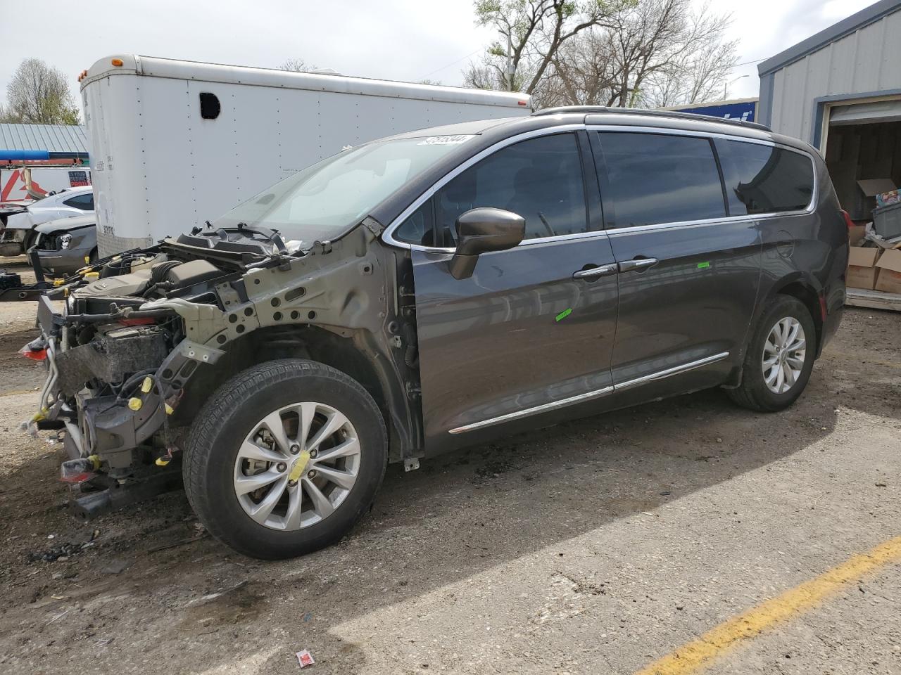 CHRYSLER PACIFICA 2017 2c4rc1bg2hr730069