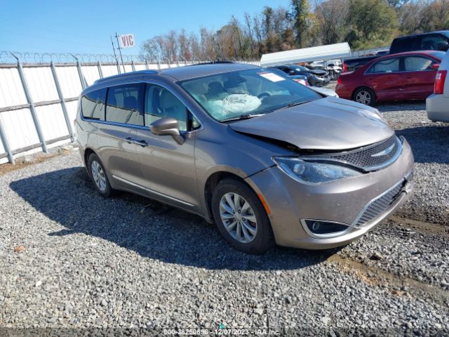 CHRYSLER PACIFICA 2018 2c4rc1bg2jr237112