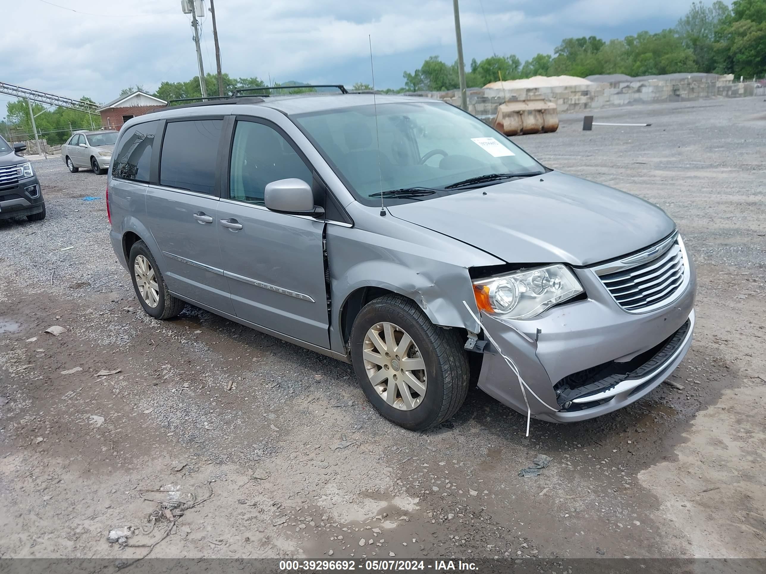 CHRYSLER TOWN AND COUNTRY 2015 2c4rc1bg3fr695264