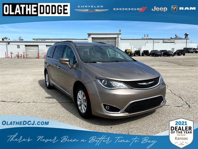 CHRYSLER PACIFICA 2017 2c4rc1bg3hr536702