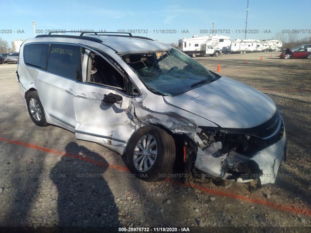 CHRYSLER PACIFICA 2017 2c4rc1bg3hr590887