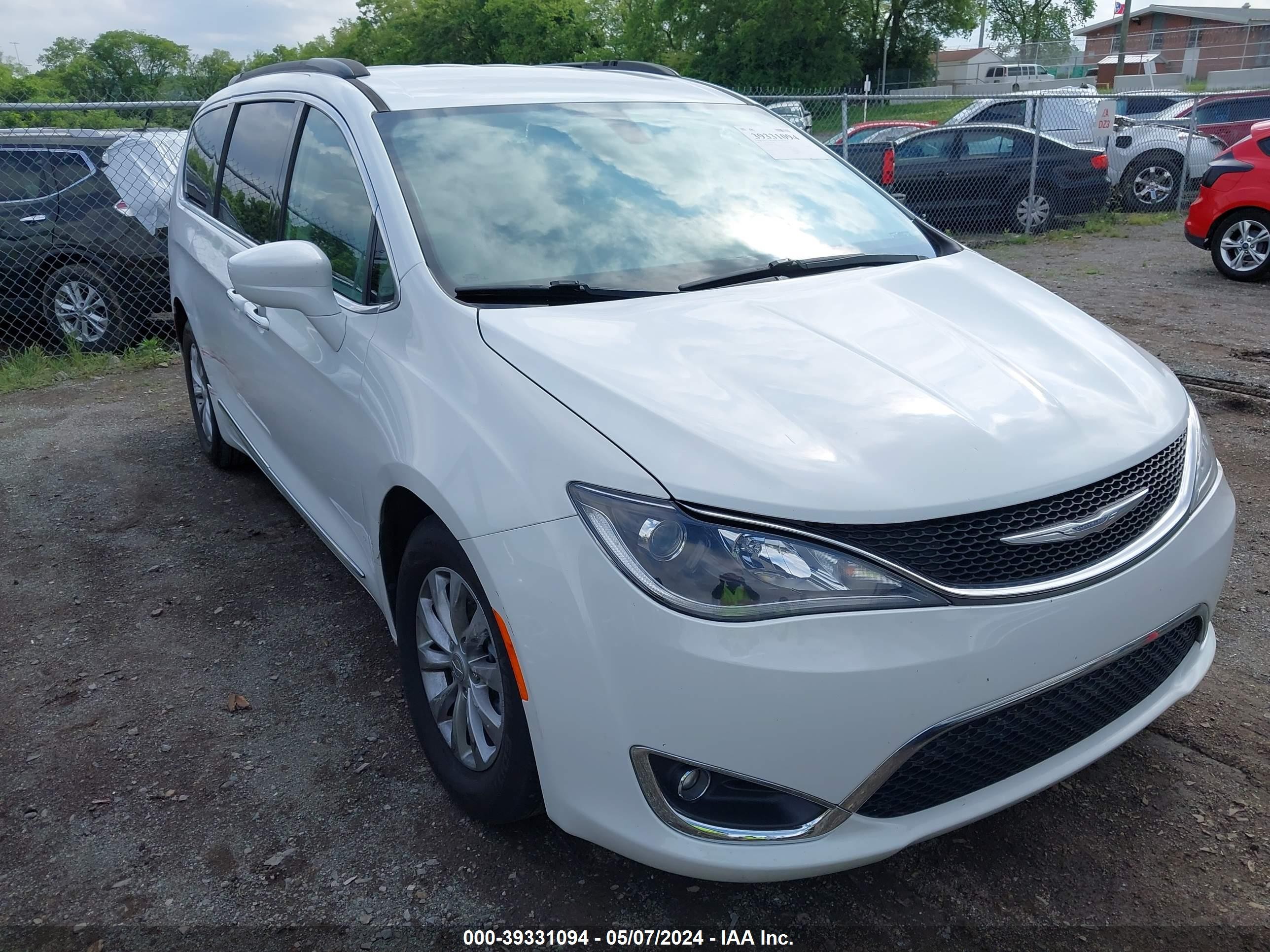 CHRYSLER PACIFICA 2017 2c4rc1bg3hr591036