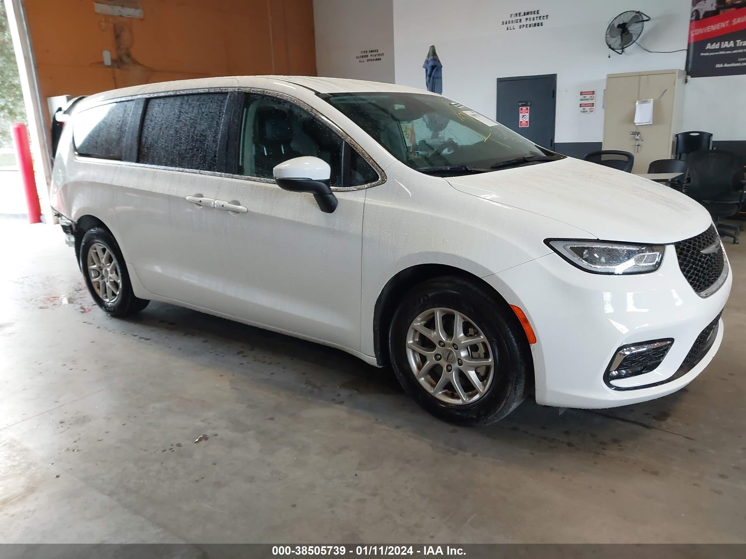 CHRYSLER PACIFICA 2023 2c4rc1bg3pr573991