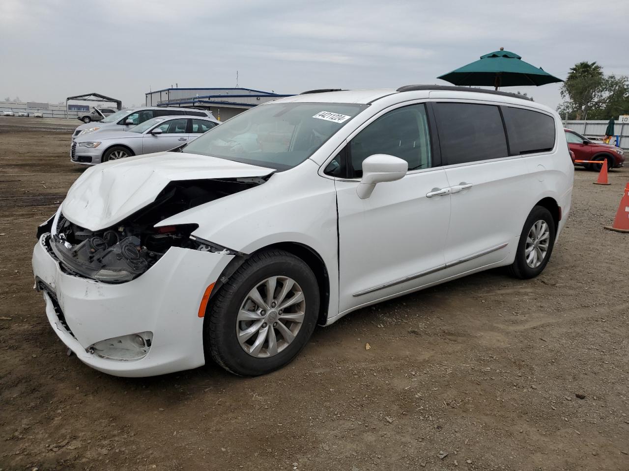 CHRYSLER PACIFICA 2017 2c4rc1bg4hr527474