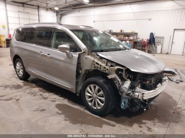 CHRYSLER PACIFICA 2017 2c4rc1bg4hr576254