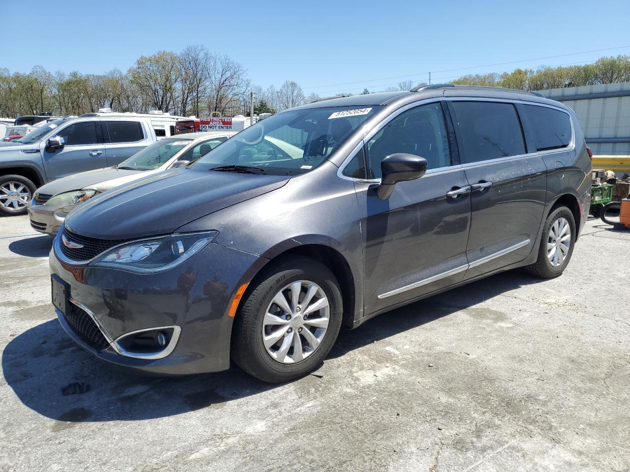 CHRYSLER PACIFICA 2017 2c4rc1bg4hr583656