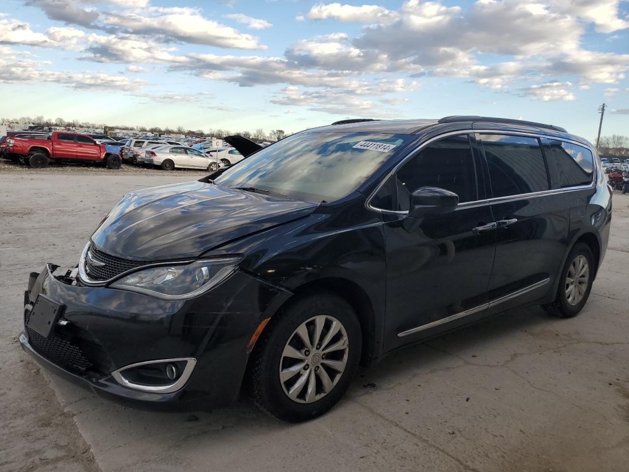 CHRYSLER PACIFICA 2017 2c4rc1bg4hr759010